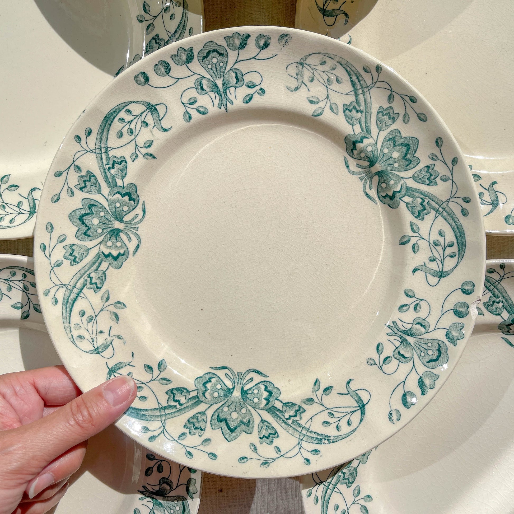Lot de 8 Petites Assiettes Anciennes Terre de Fer "Figuig" – Longchamp XIXe