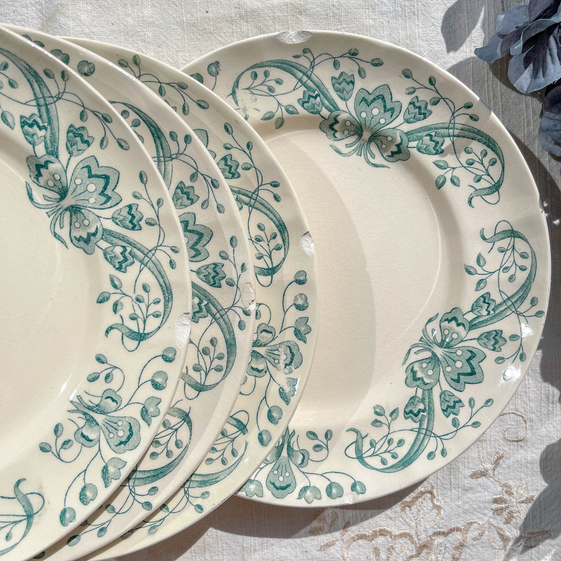 Lot de 8 Petites Assiettes Anciennes Terre de Fer "Figuig" – Longchamp XIXe