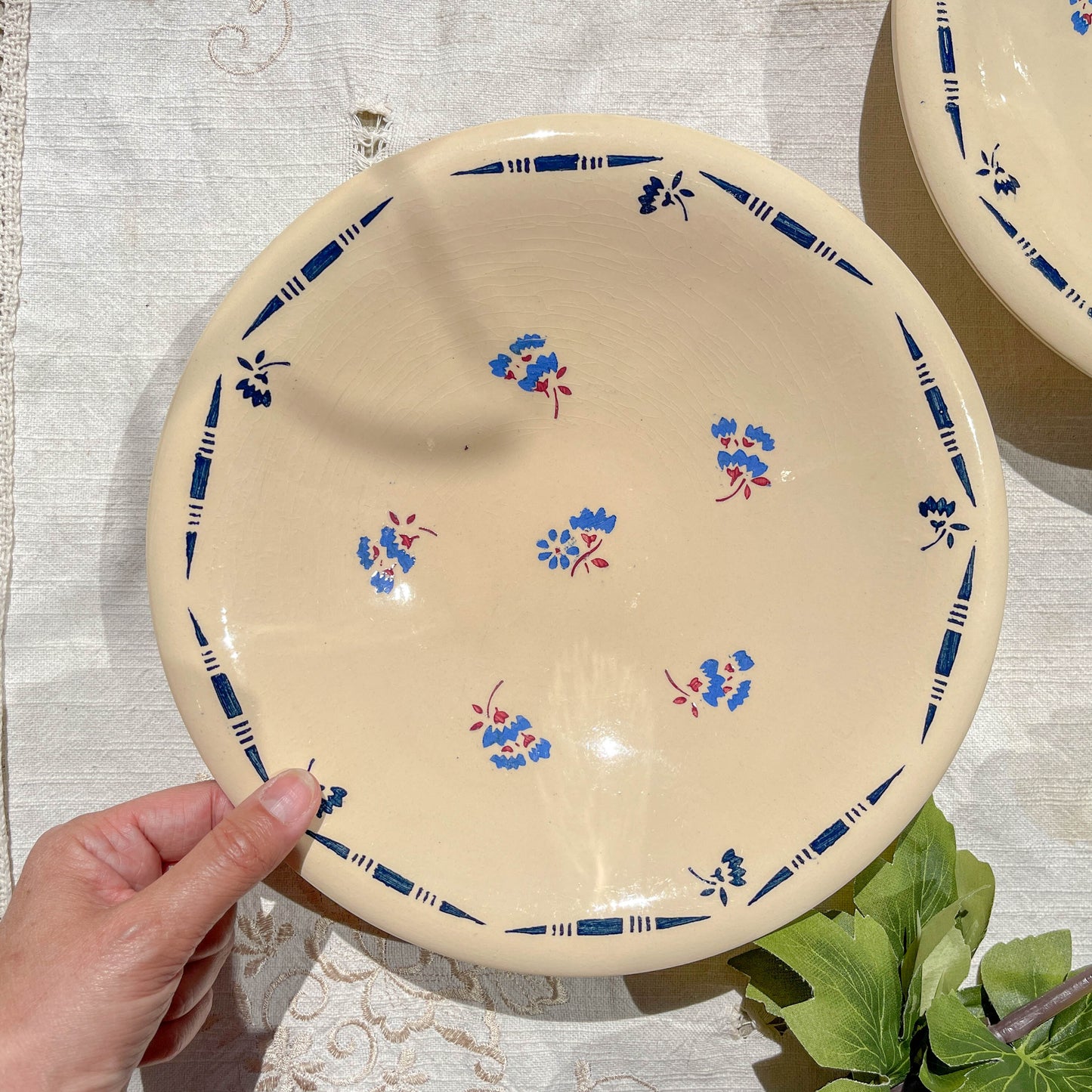 Petit plat creux porcelaine vintage K&g Luneville "Flore" 1950s petites fleures bleues