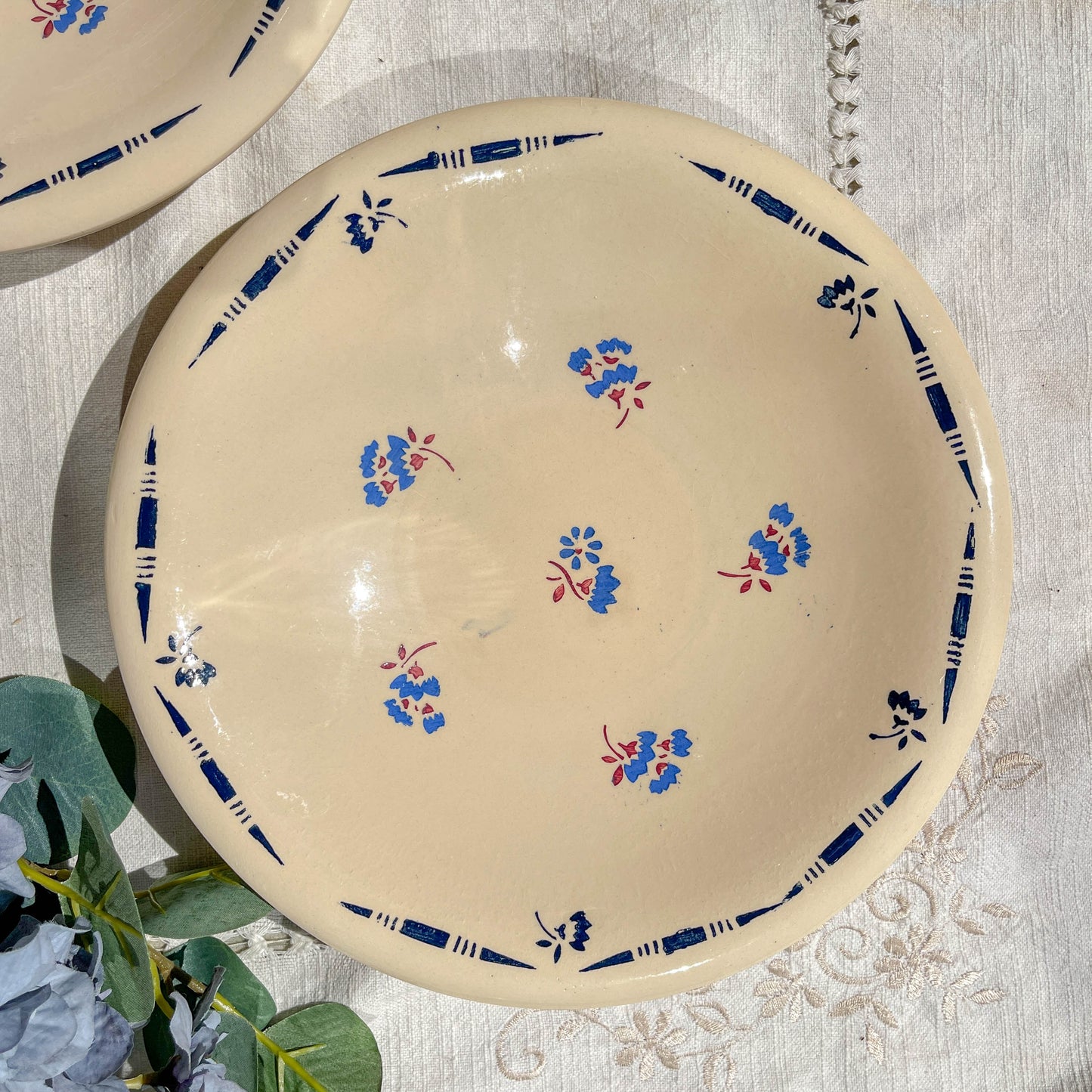 Petit plat creux porcelaine vintage K&g Luneville "Flore" 1950s petites fleures bleues