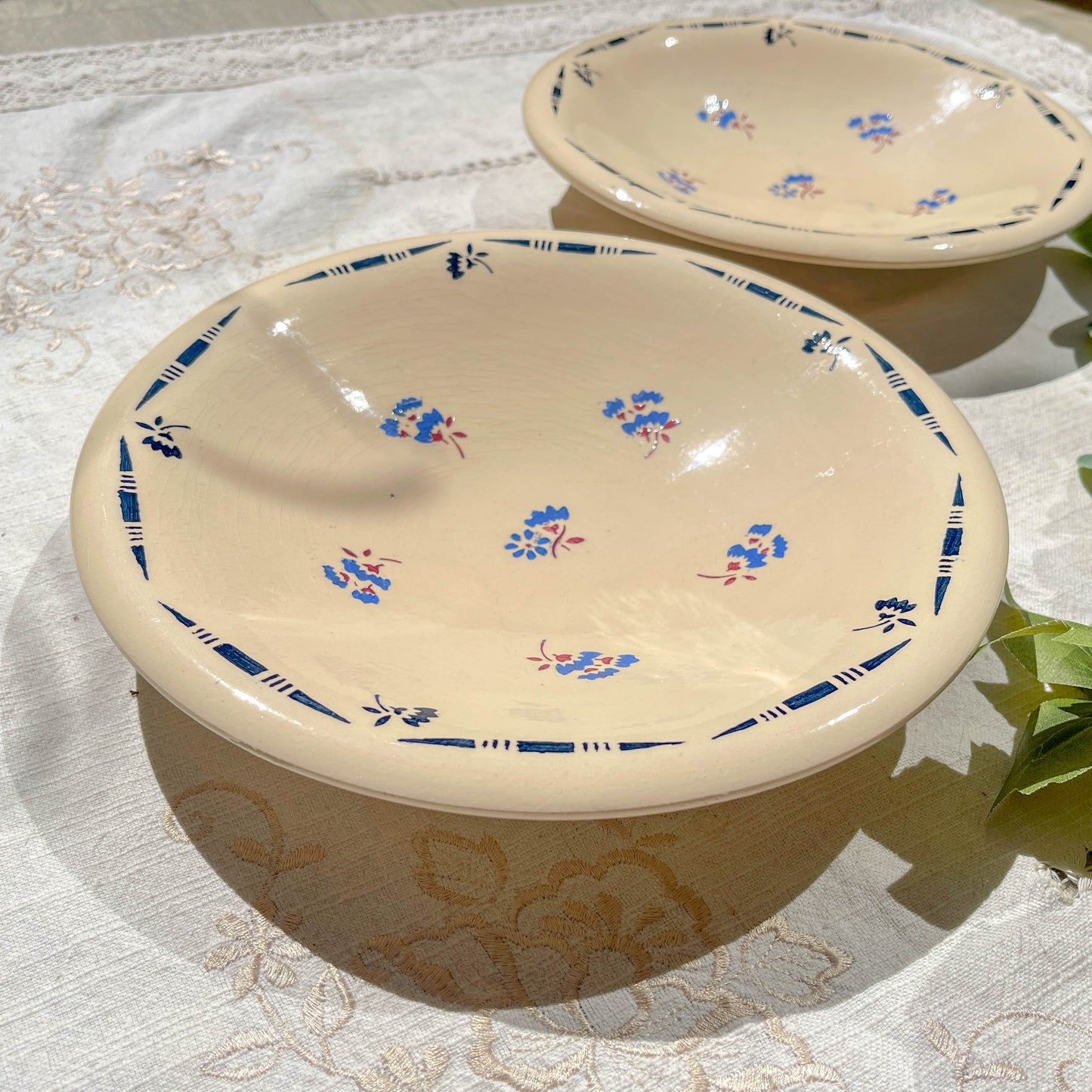 Petit plat creux porcelaine vintage K&g Luneville "Flore" 1950s petites fleures bleues