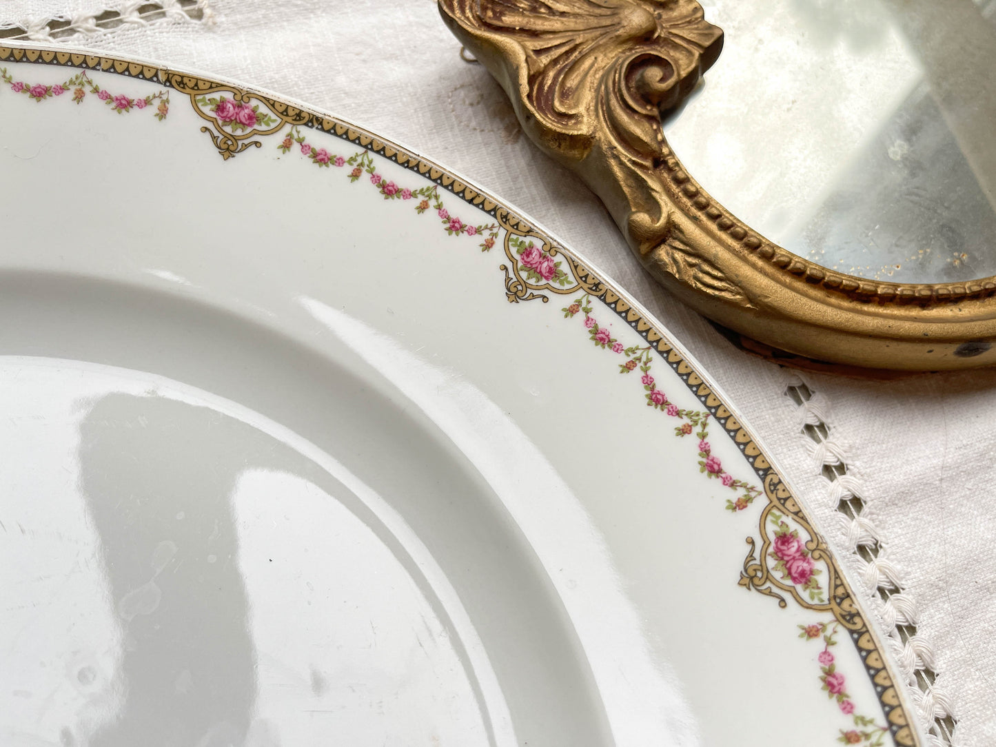 Plat vintage en porcelain LIMOGES F LEGRAND & cie made in France