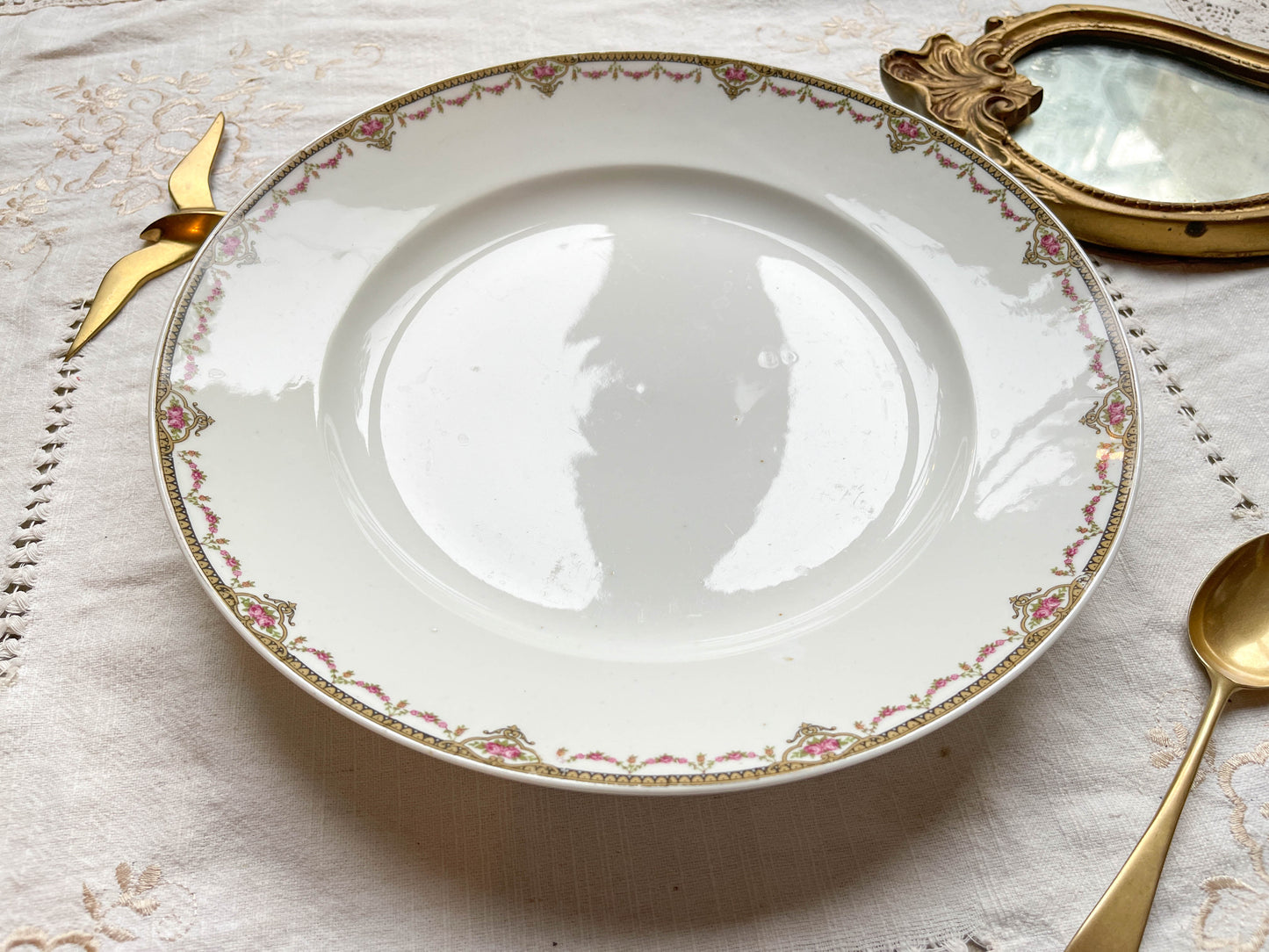 Plat vintage en porcelain LIMOGES F LEGRAND & cie made in France
