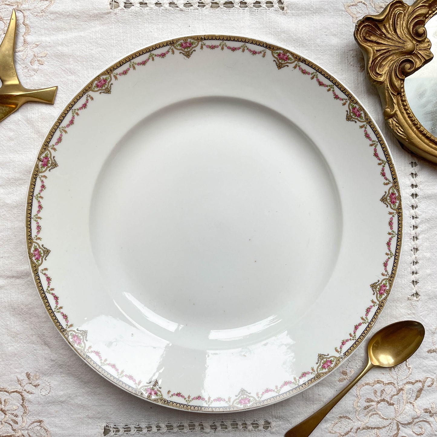 Plat vintage en porcelain LIMOGES F LEGRAND & cie made in France