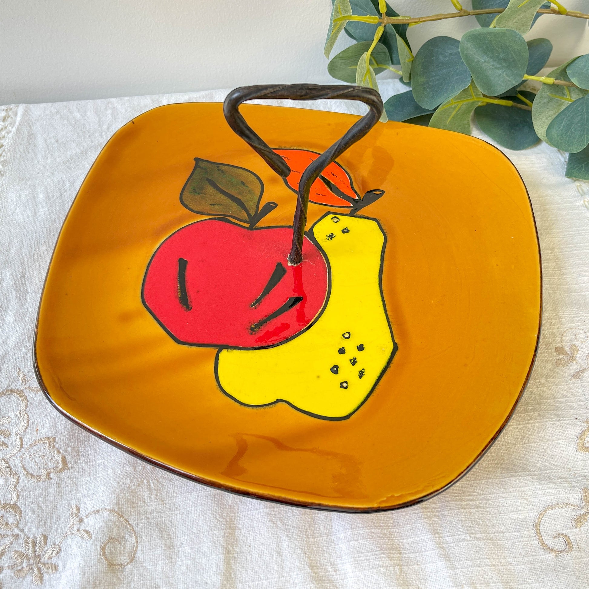 Plateau en céramique vintage avec poignée – Motif fruits style cubique