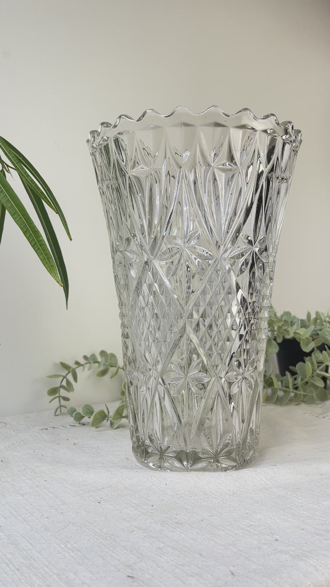 Vase vintage en verre motif géométrique