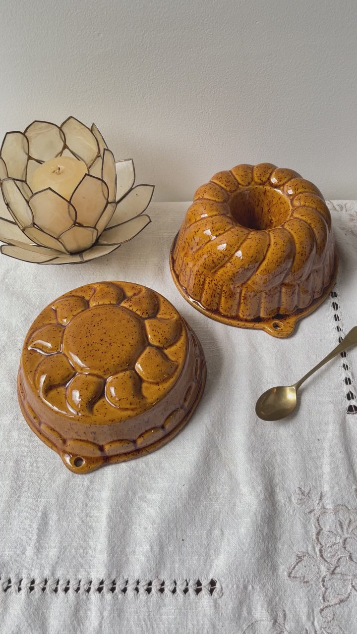 Moule a kouglof céramique moucheté 1950