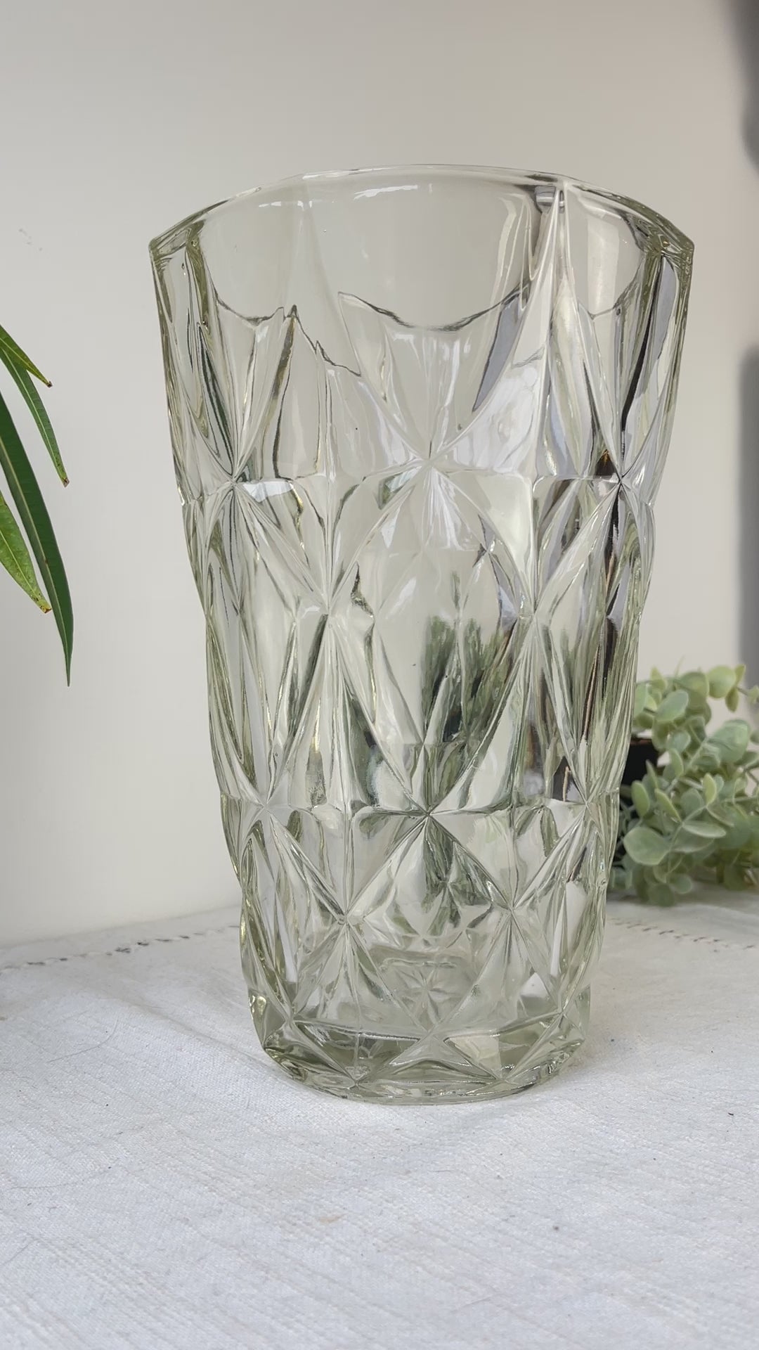 Vase vintage en verre motif géométrique