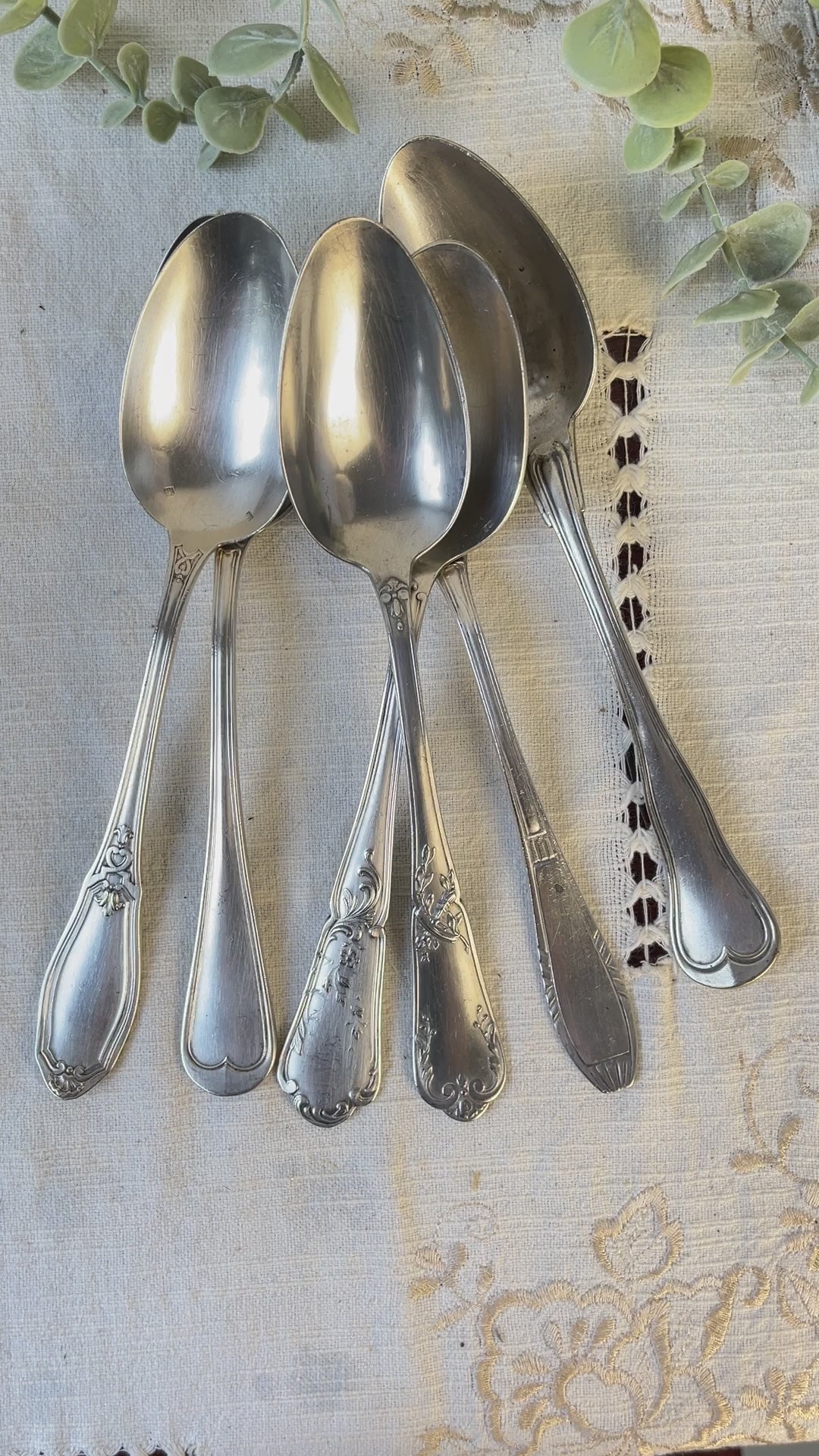 Ensemble de 6 cuillères à soupe vintage dépareillées