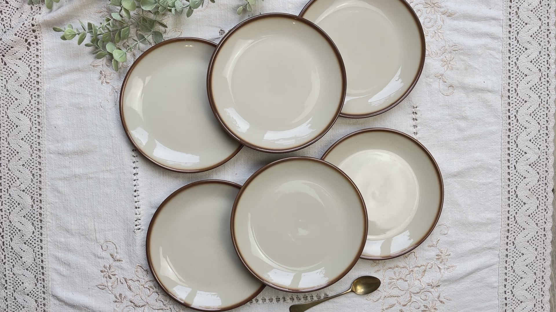 6 Petites Assiettes vintage en faïence beige marron