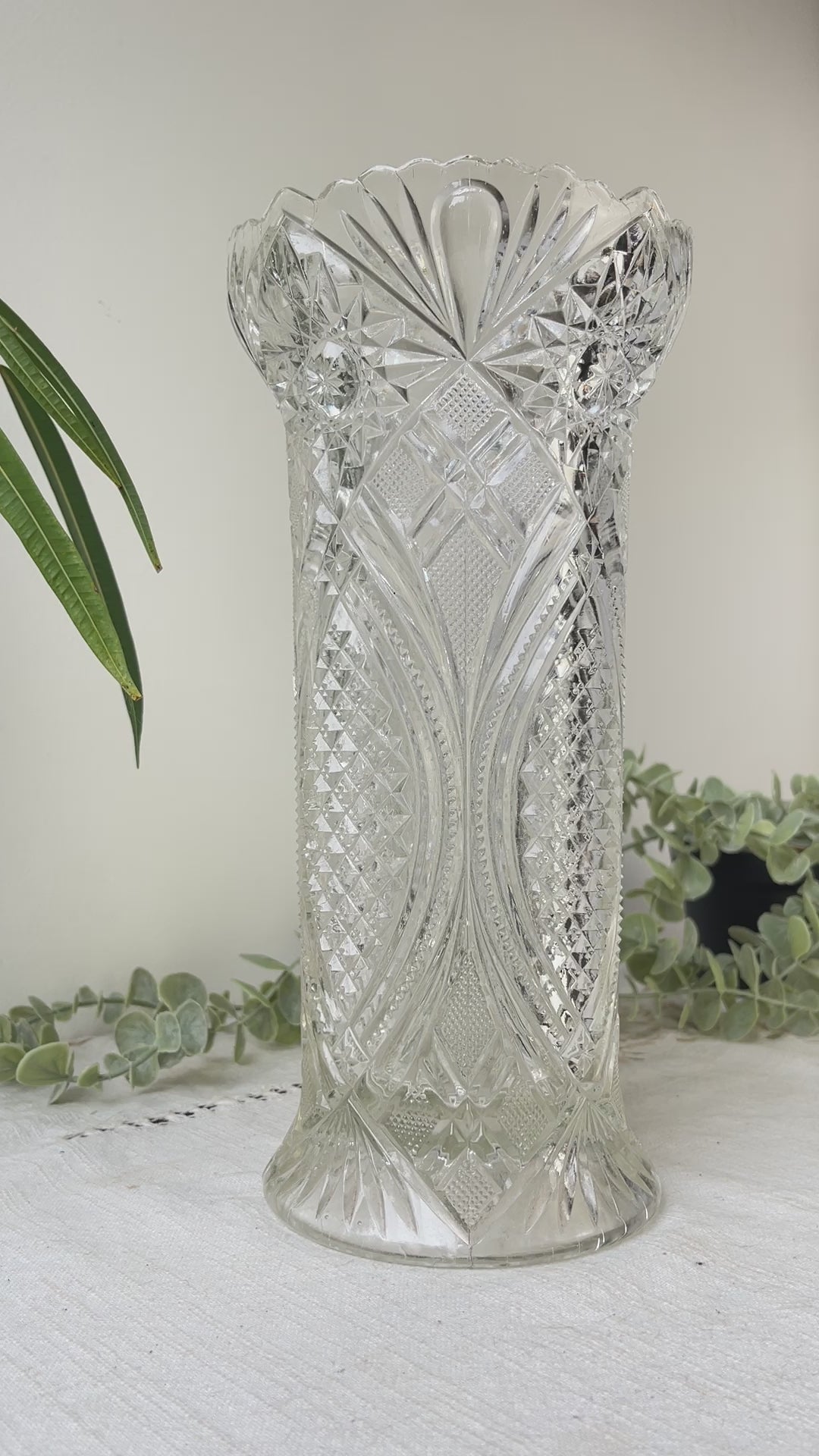 Vase vintage en verre motif géométrique