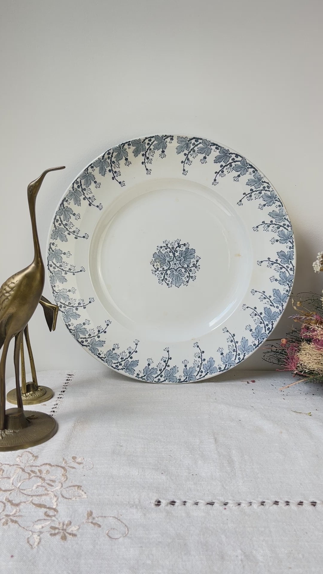 Plat rond vintage Terre de fer LUNEVILLE modèle "NINA" Made in France