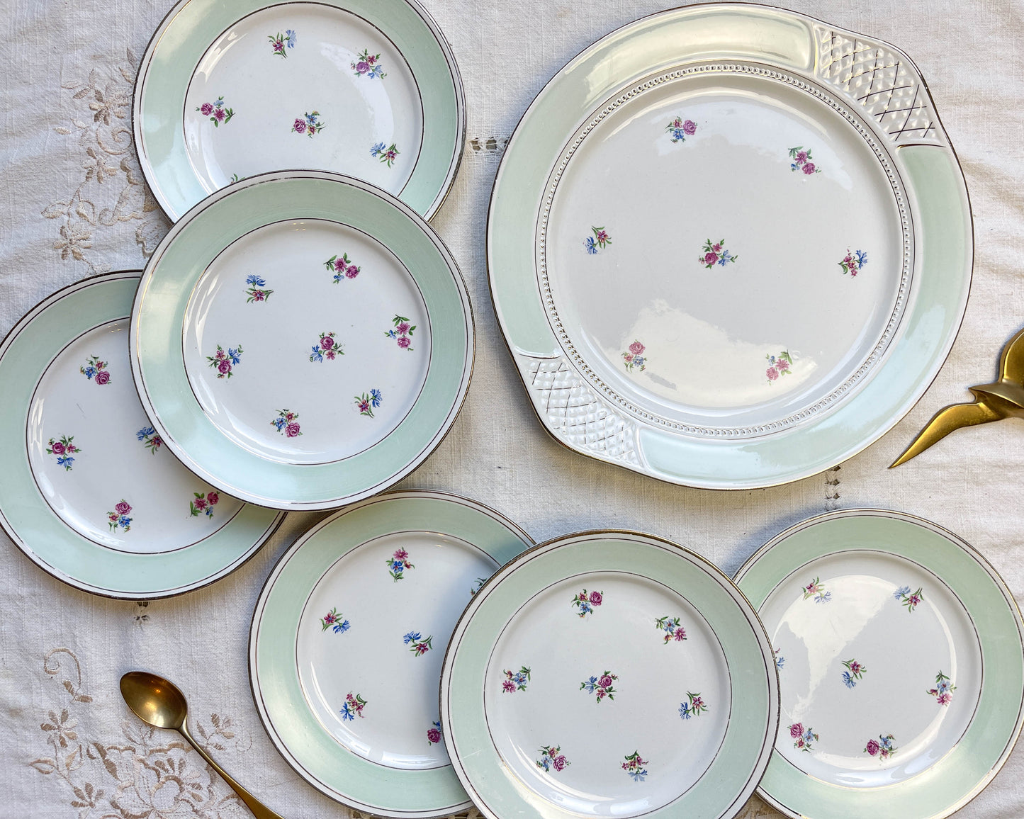Petites assiettes + Plat porcelaine vintage blanche verte fleurie SALINS 66 de 1950s