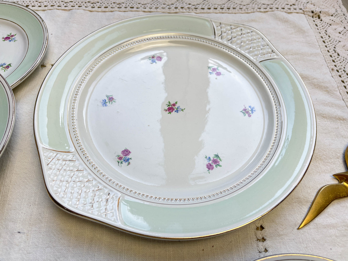 Petites assiettes + Plat porcelaine vintage blanche verte fleurie SALINS 66 de 1950s