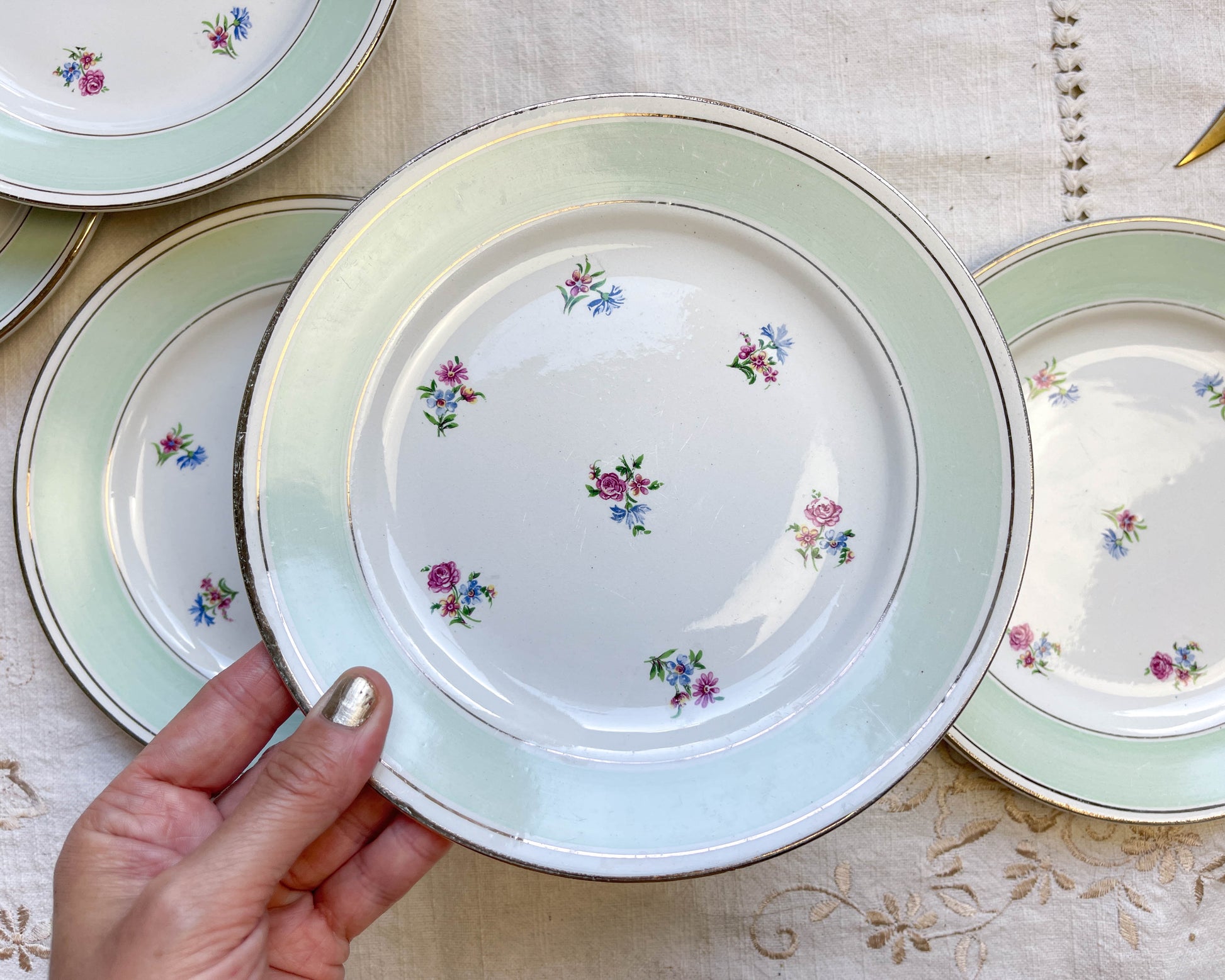 Petites assiettes + Plat porcelaine vintage blanche verte fleurie SALINS 66 de 1950s