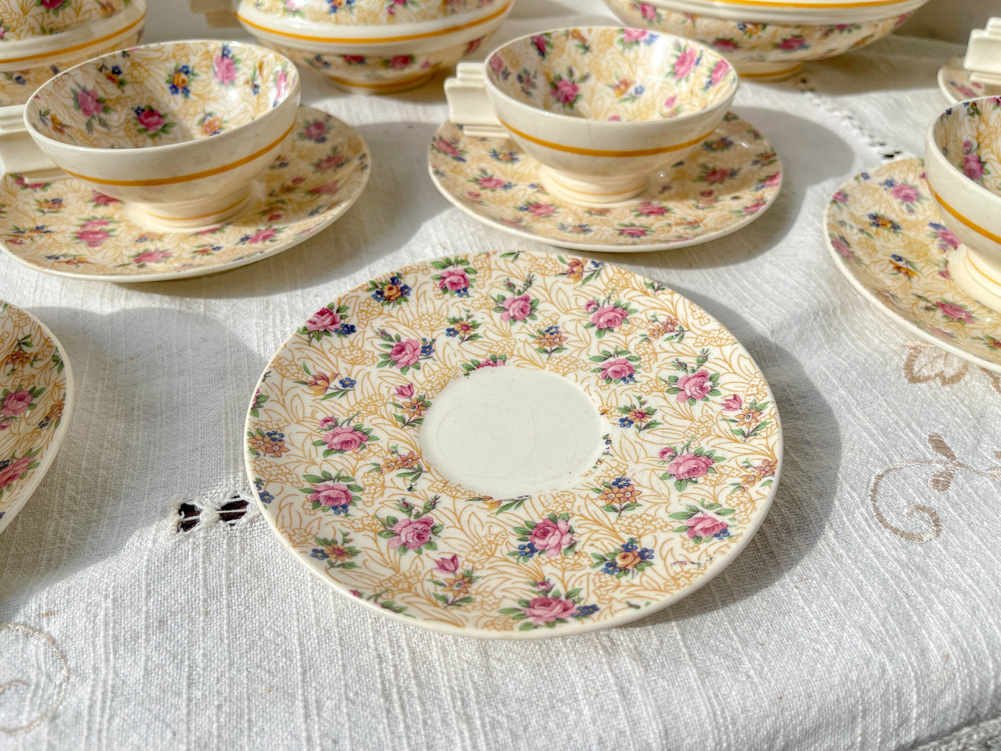 Service à thé café Robj Paris noyau en porcelaine jaune fleuri – Style Art déco vintage