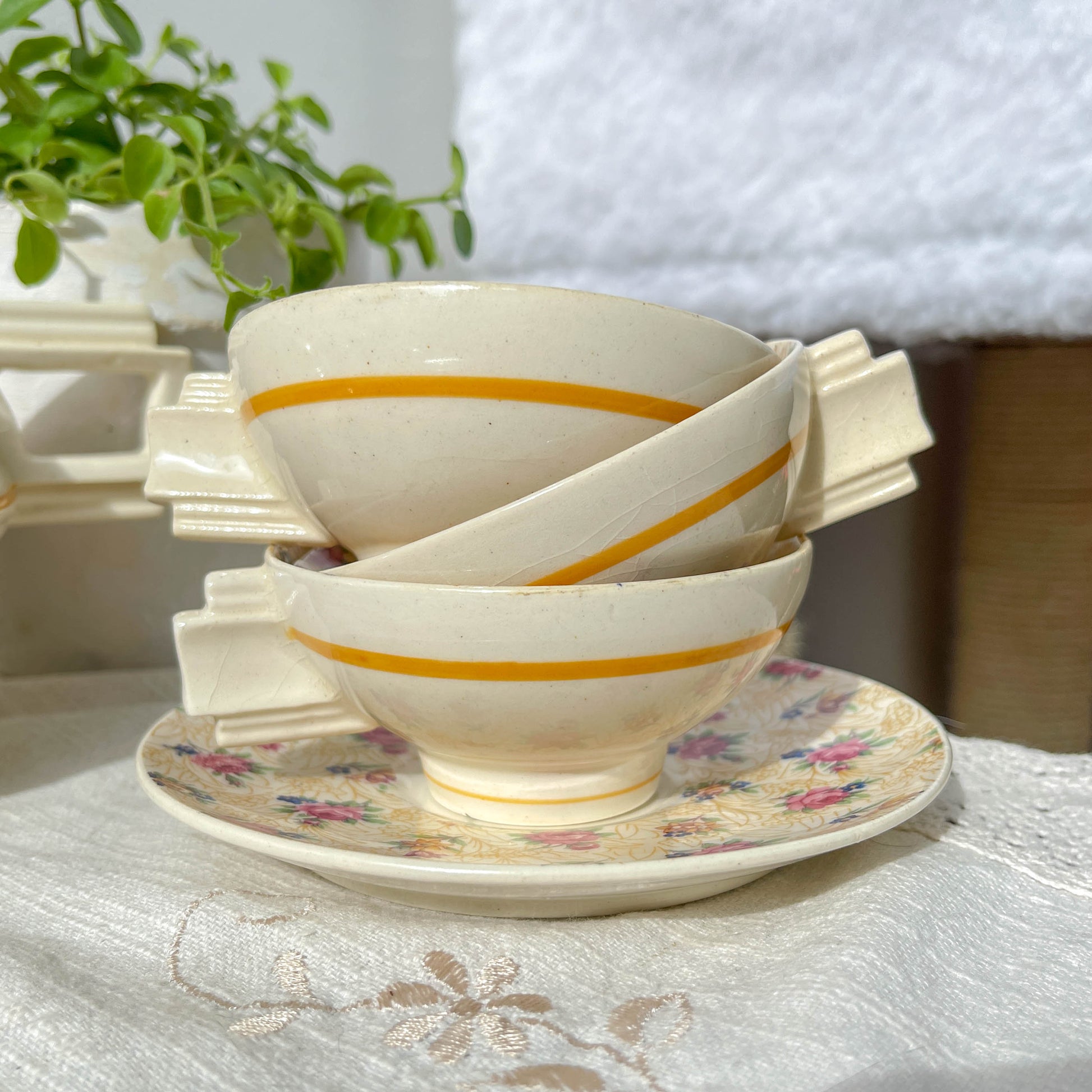 Service à thé café Robj Paris noyau en porcelaine jaune fleuri – Style Art déco vintage