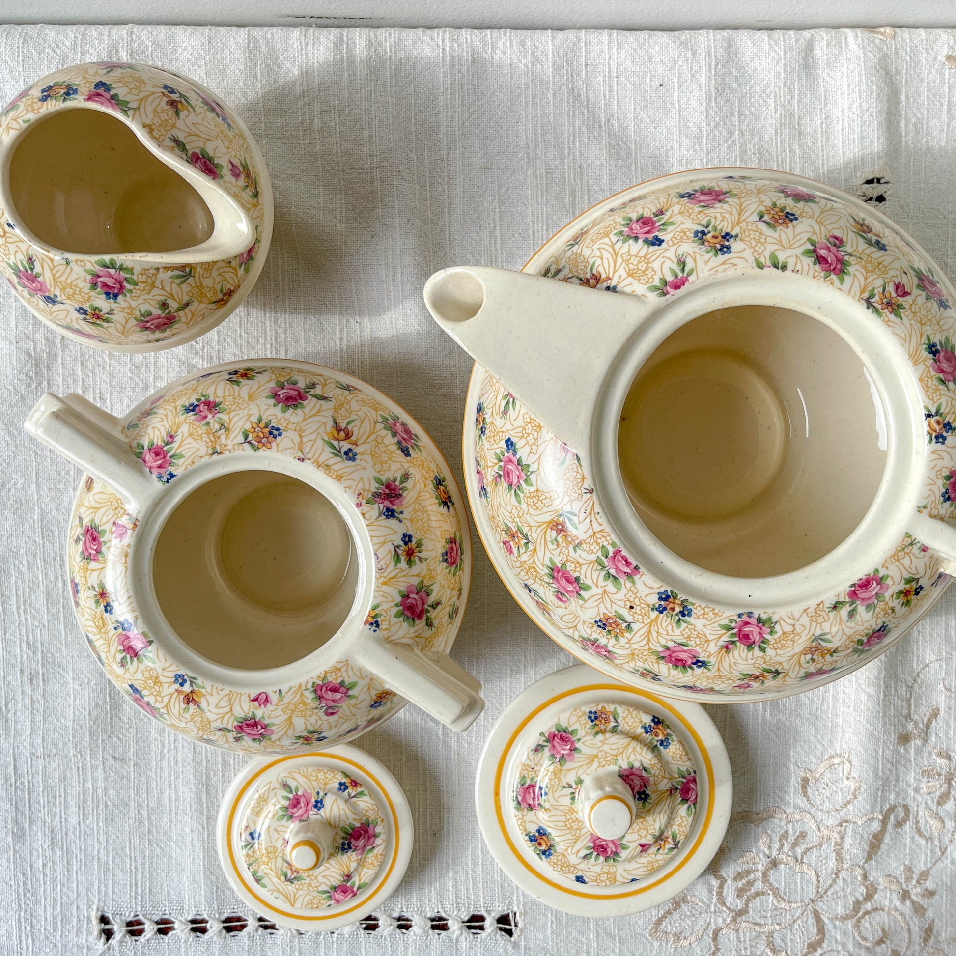 Service à thé café Robj Paris noyau en porcelaine jaune fleuri – Style Art déco vintage