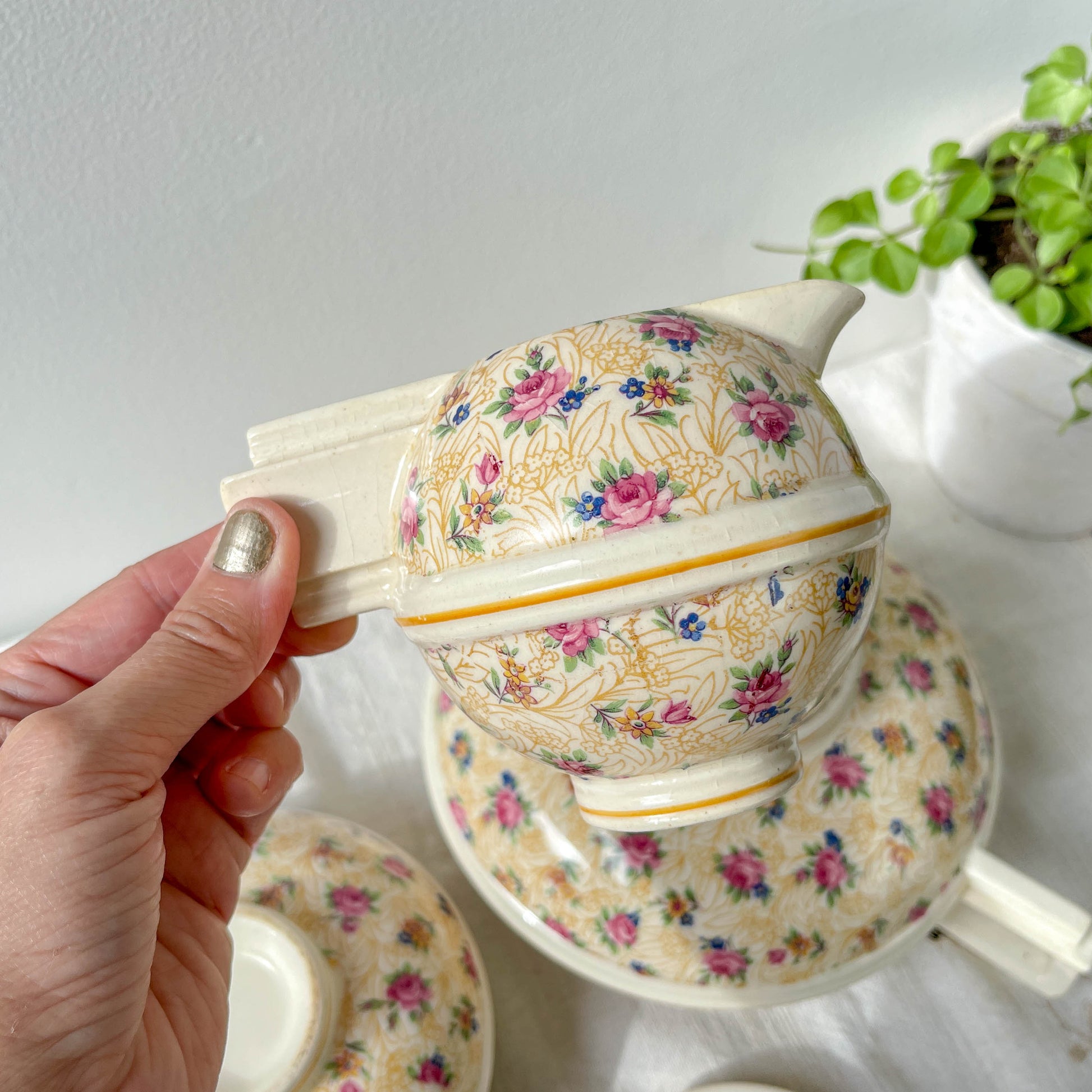 Service à thé café Robj Paris noyau en porcelaine jaune fleuri – Style Art déco vintage