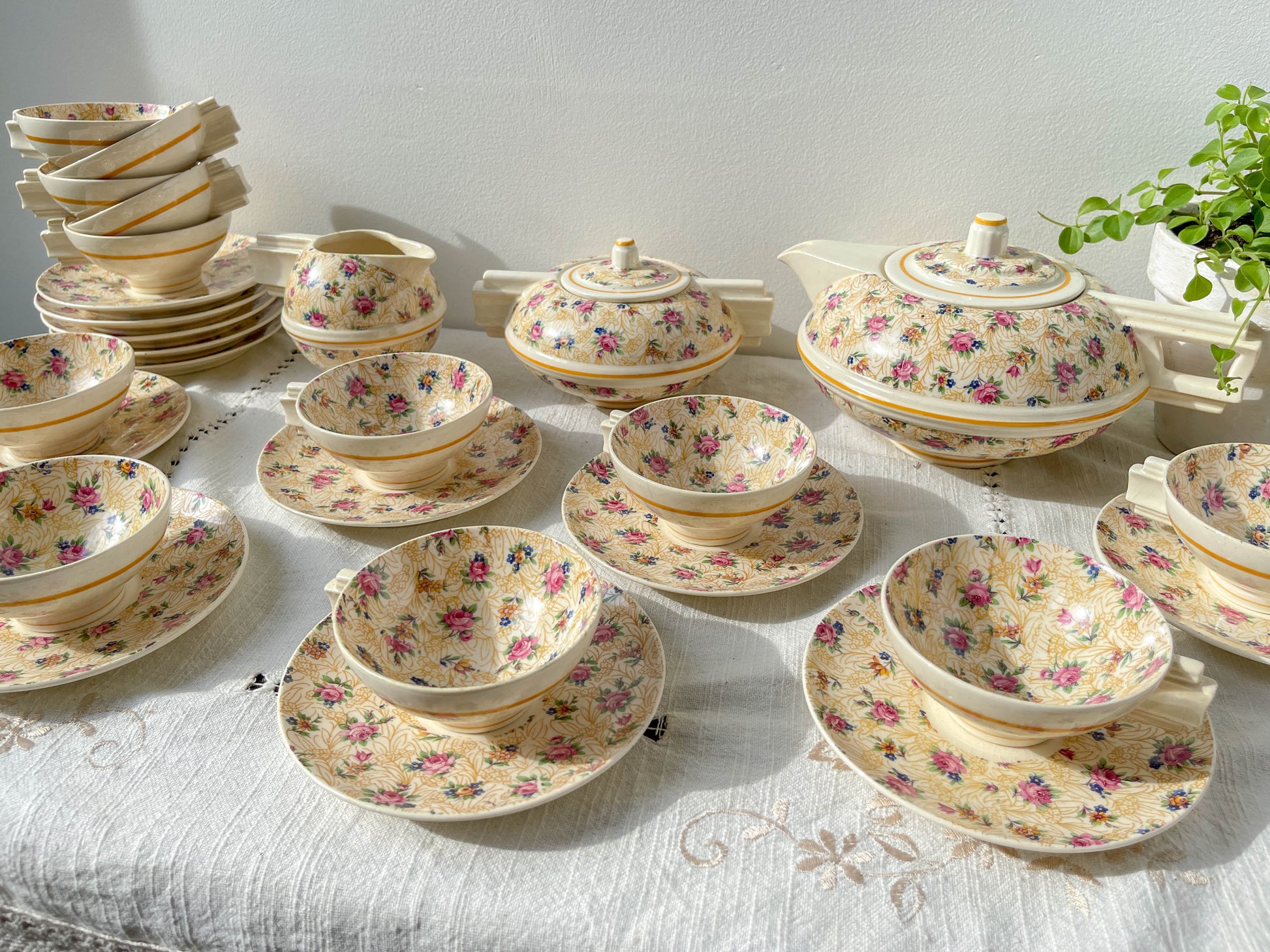 Service à thé café Robj Paris noyau en porcelaine jaune fleuri – Style Art déco vintage