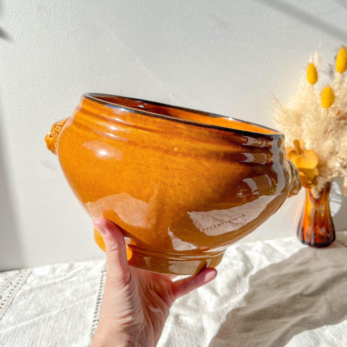 Soupière Tête de Lion en Céramique Vintage - Miel et noir, Made in France - Élégance et Tradition pour vos Recettes