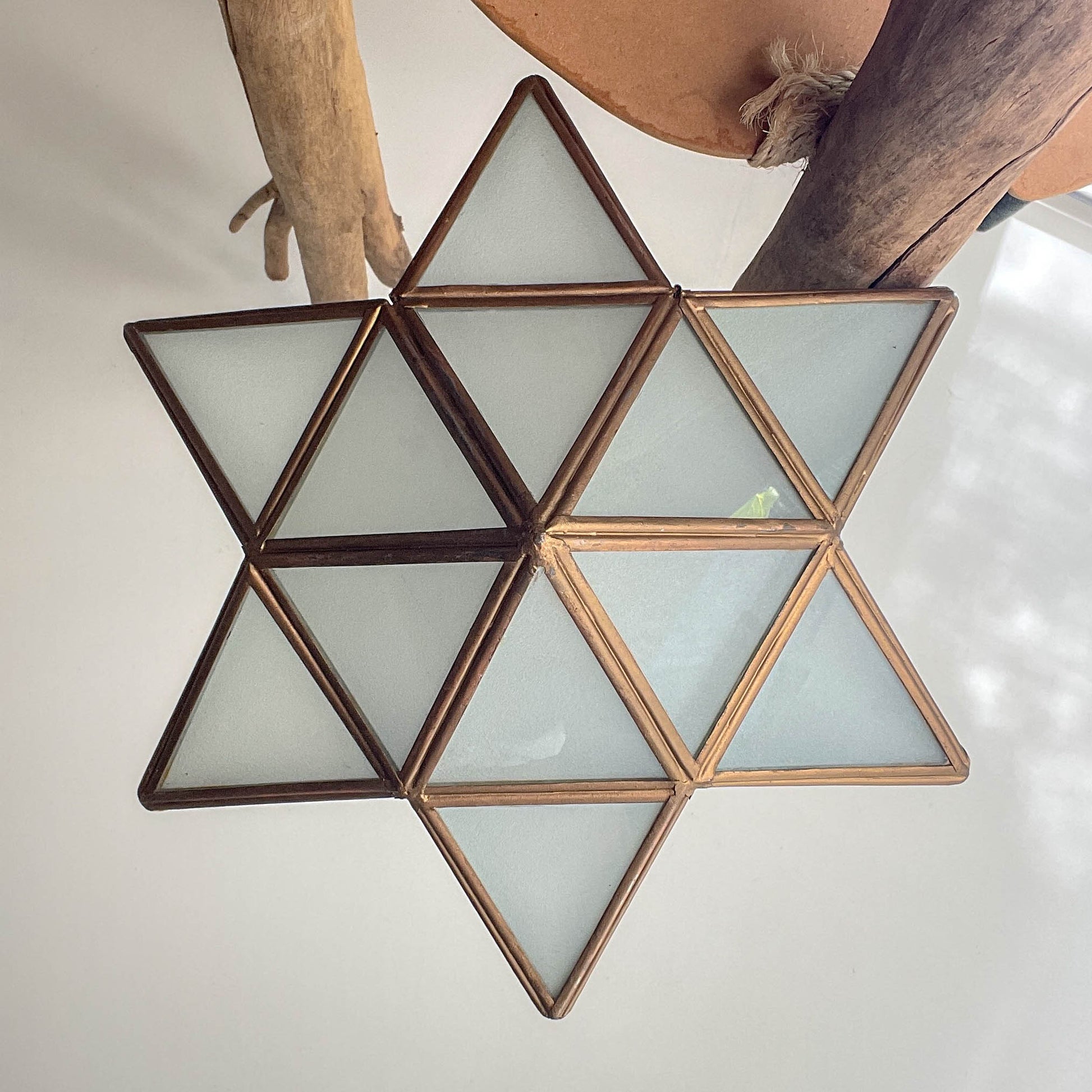Suspension vintage en verre dépoli et laiton étoile