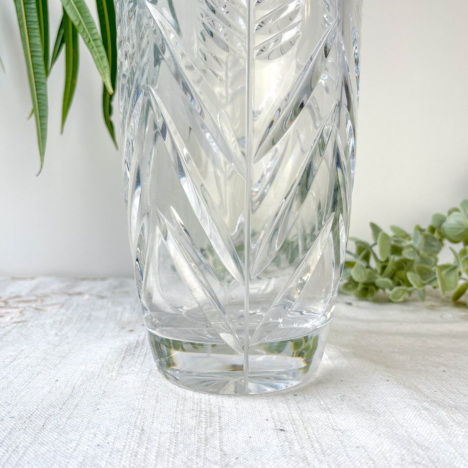 Vase vintage en cristal motif ciselé
