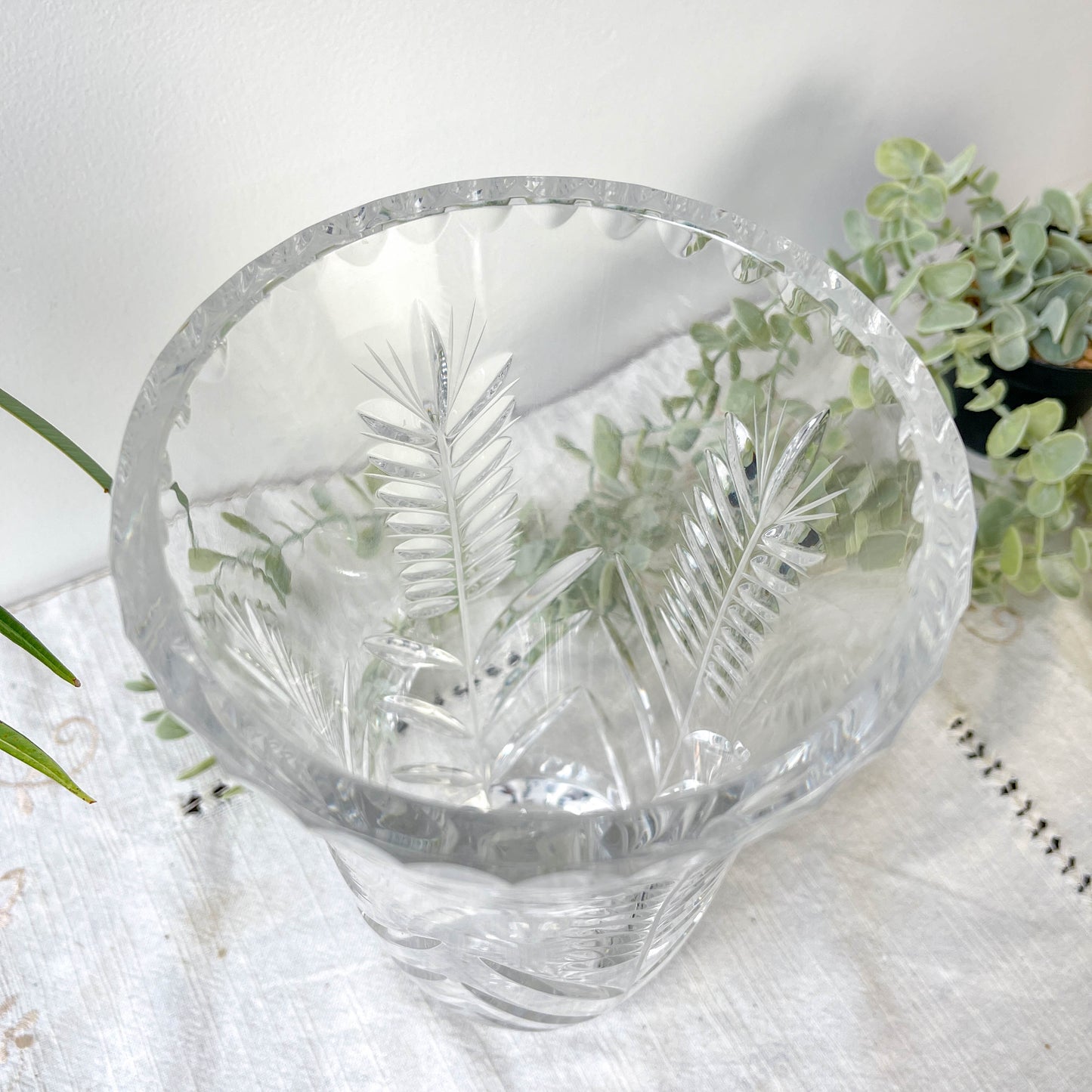 Vase vintage en cristal motif ciselé