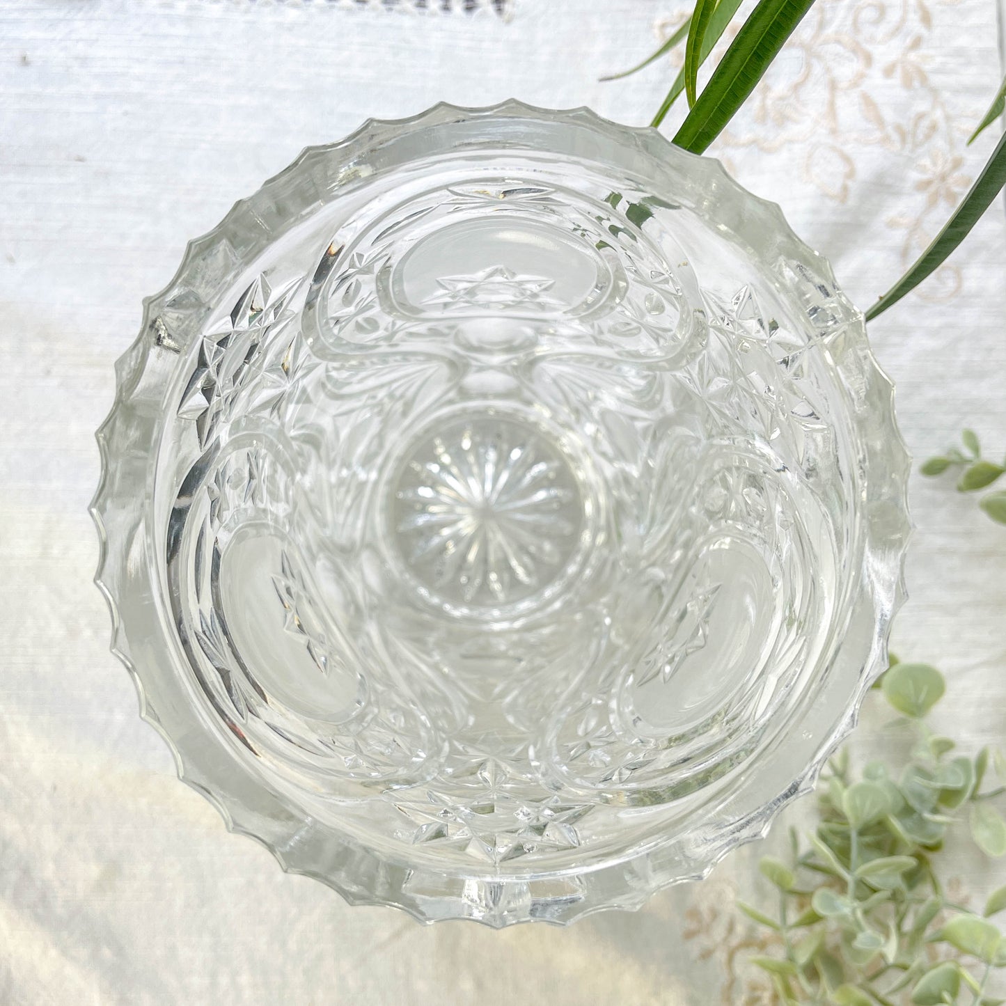 Vase vintage en cristal motif ciselé