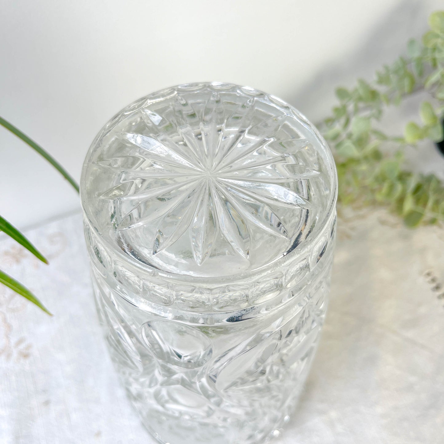 Vase vintage en cristal motif ciselé