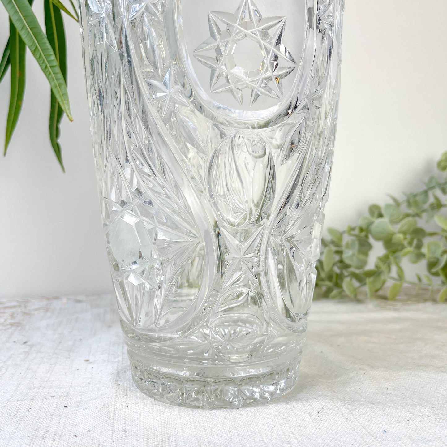 Vase vintage en cristal motif ciselé