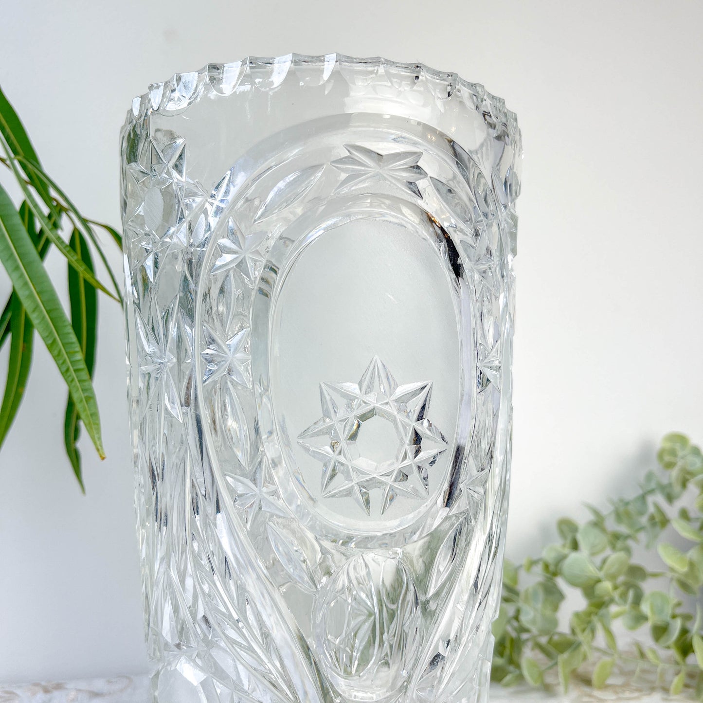 Vase vintage en cristal motif ciselé