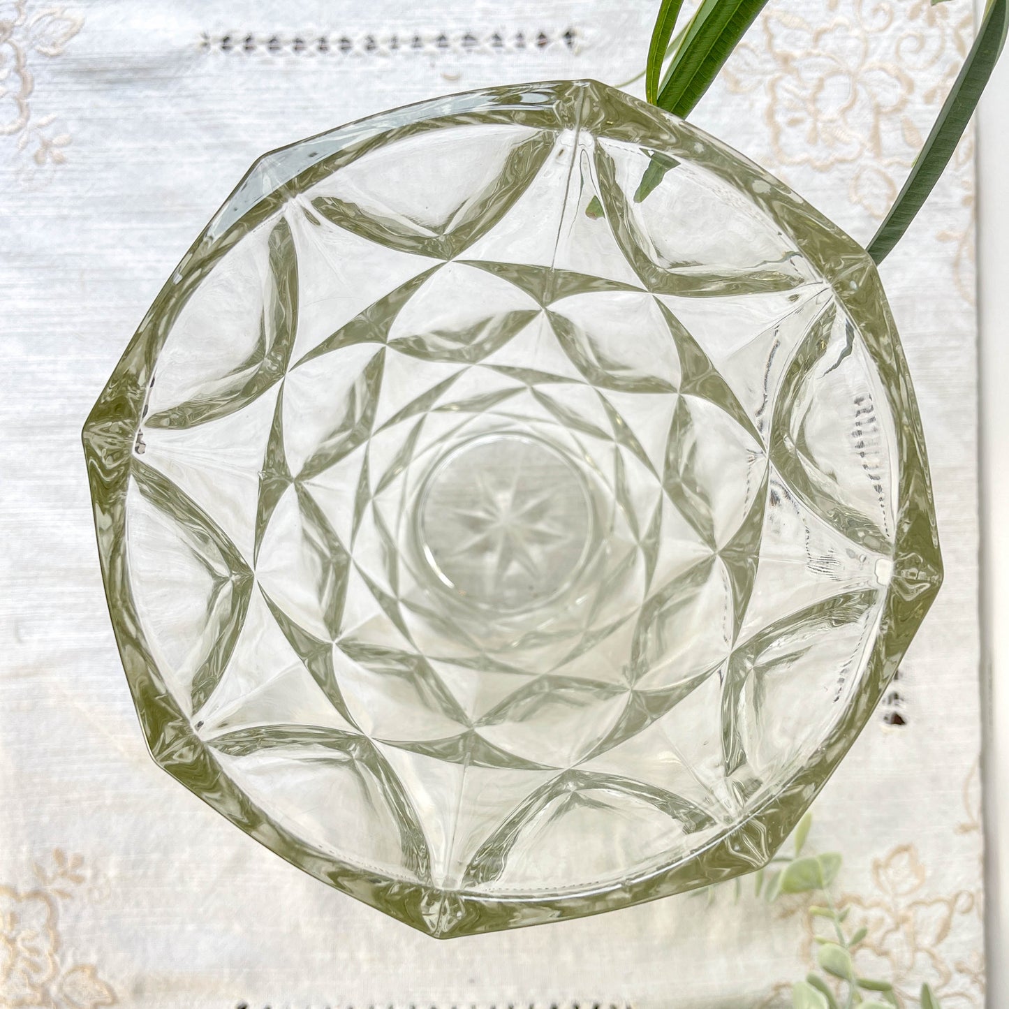 Vase vintage en verre motif géométrique