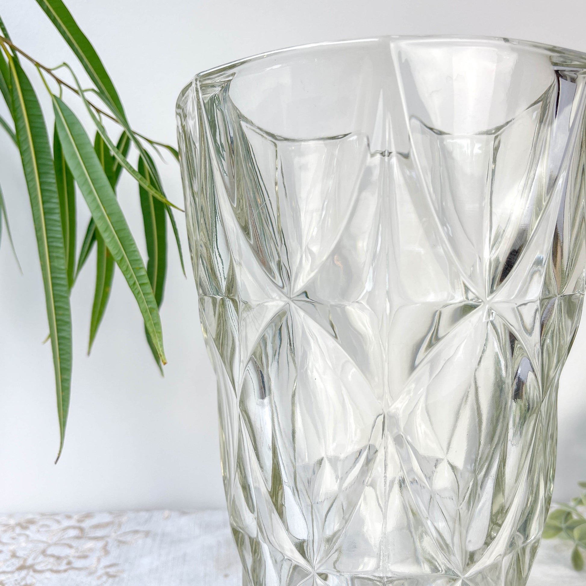Vase vintage en verre motif géométrique