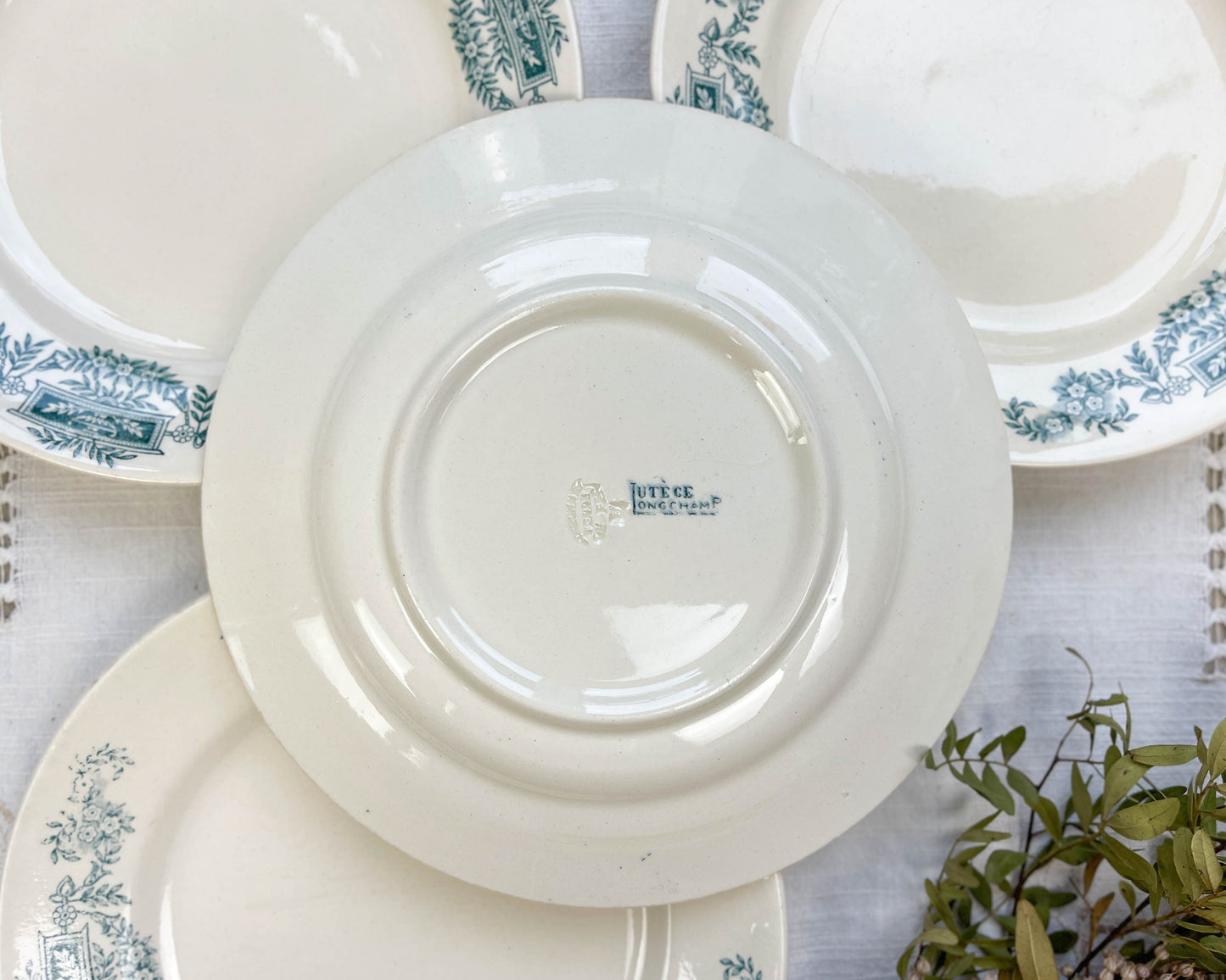 Assiettes plates Terre de fer Longchamp modèle Lutèce Made in France