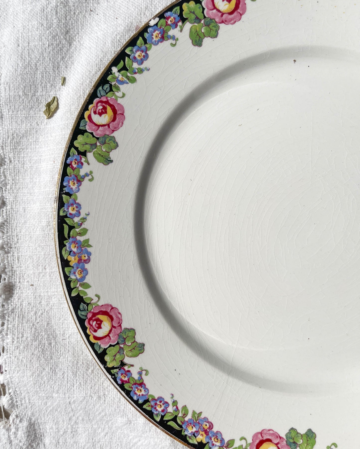 4 Small DIGOIN opaque porcelain plates with floral pattern "3984"