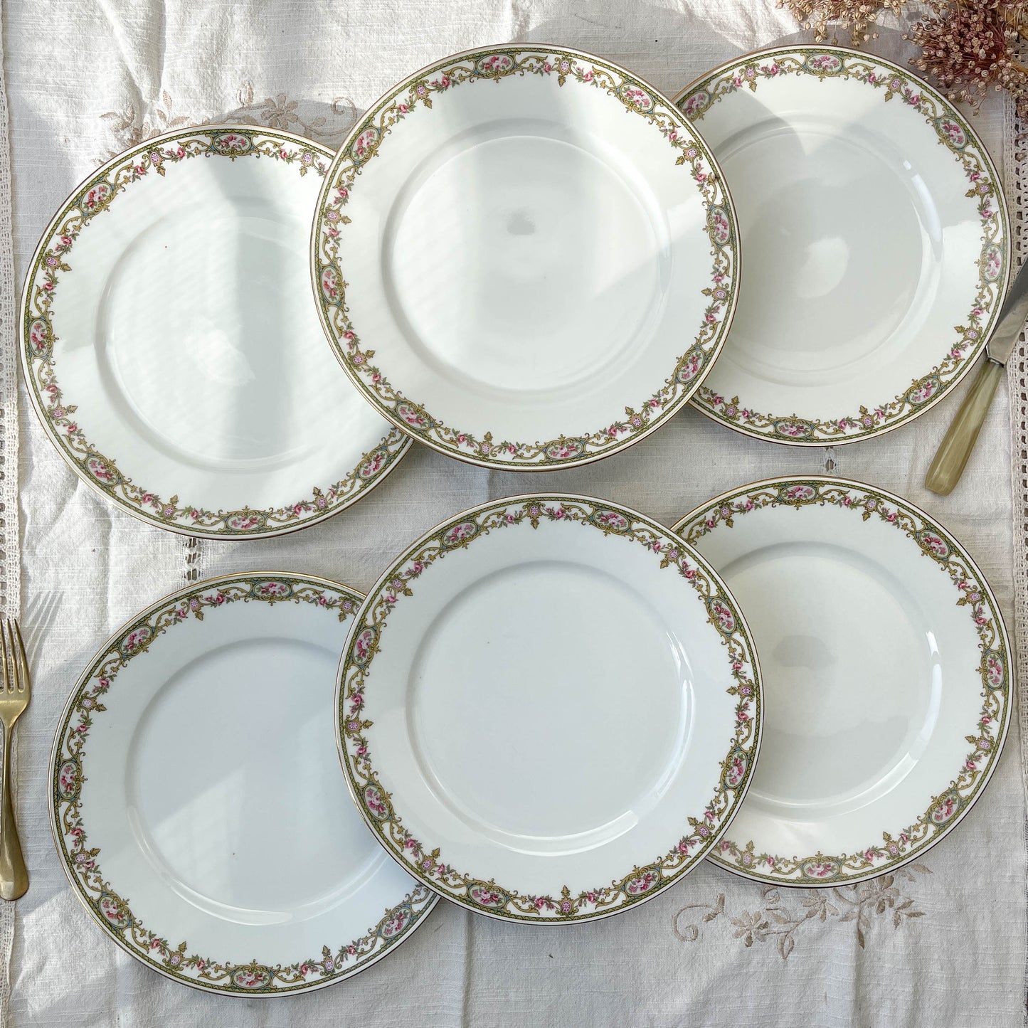 6 LIMOGES B&C porcelain flat plates with floral pattern