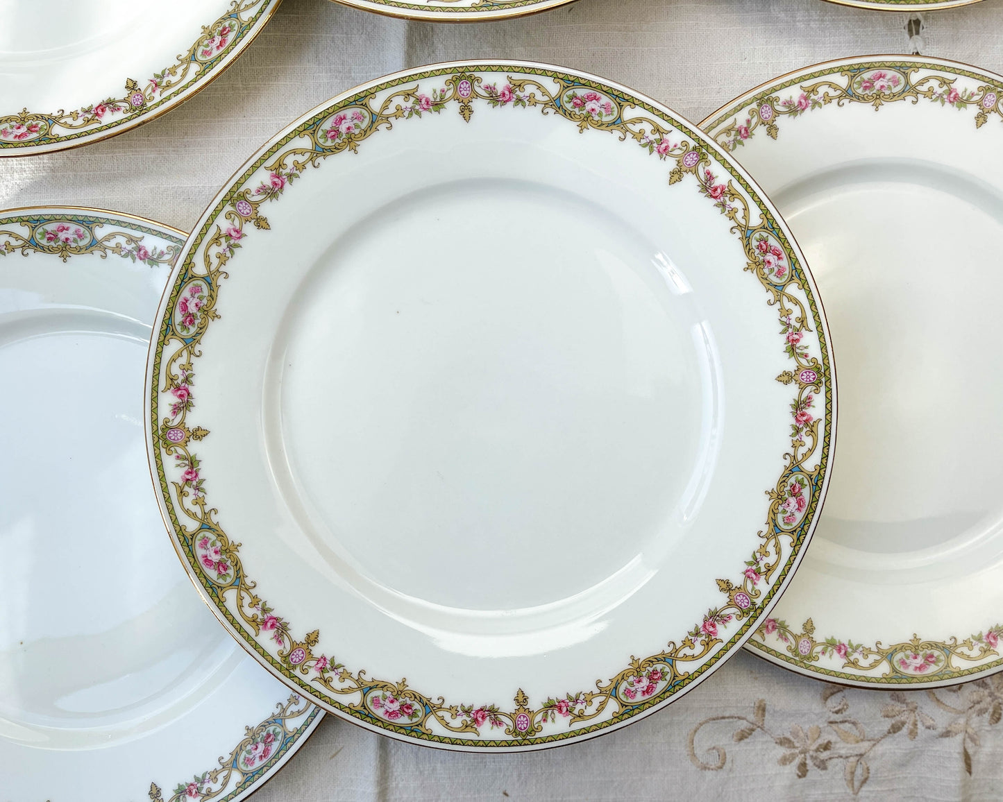 6 LIMOGES B&C porcelain flat plates with floral pattern