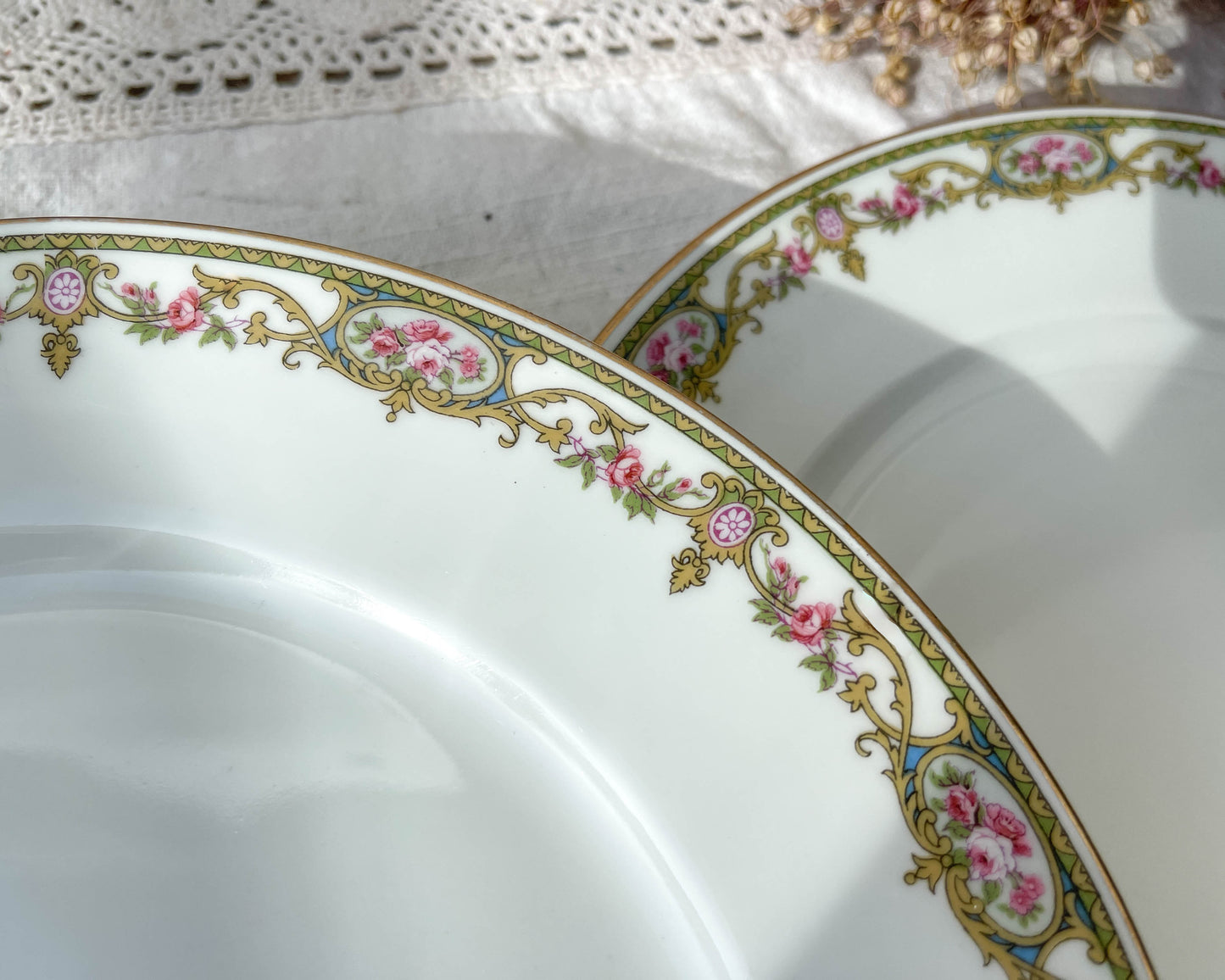 6 LIMOGES B&C porcelain flat plates with floral pattern