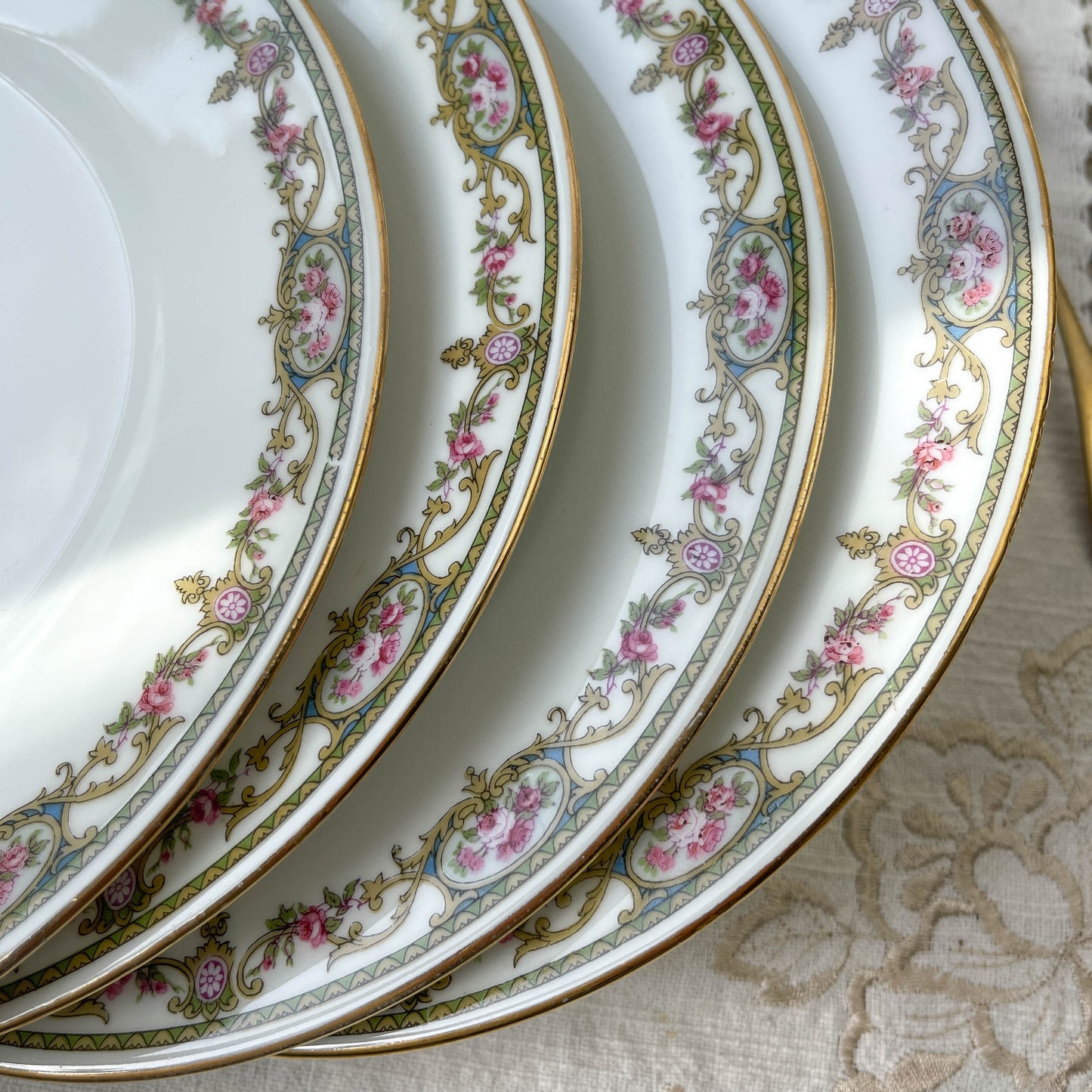 6 Small LIMOGES B&C porcelain plates with floral pattern