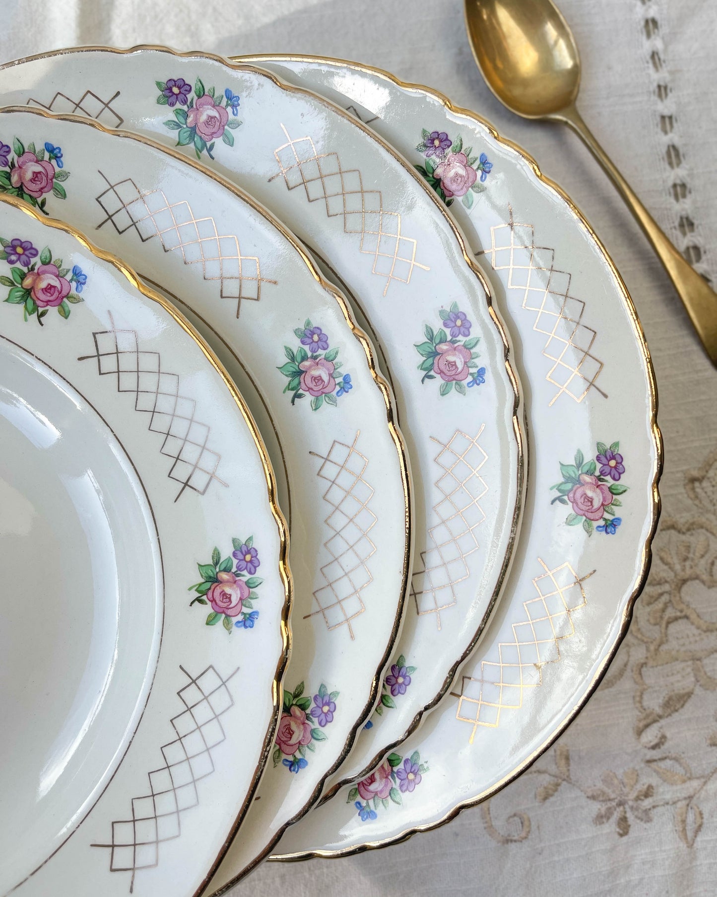 6 MOULIN DES LOUPS flowered earthenware soup plates, Cordoue model