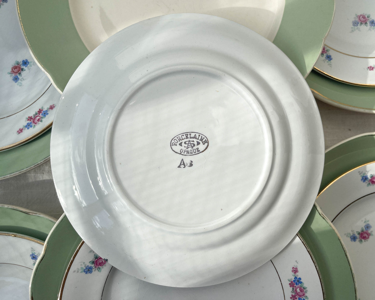 6 Assiettes porcelaine + 6 petites assiettes dépareillées vintage