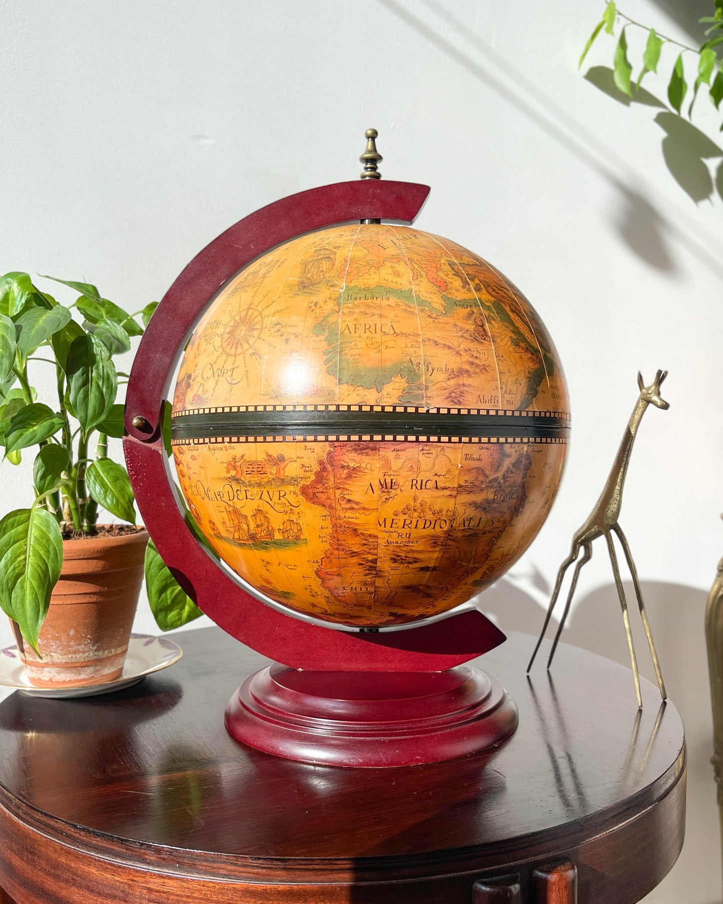 Globe Bar