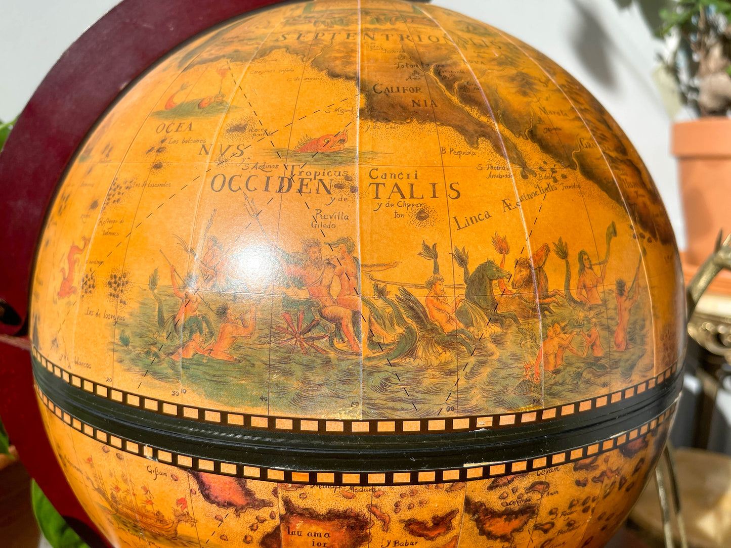 Globe Bar