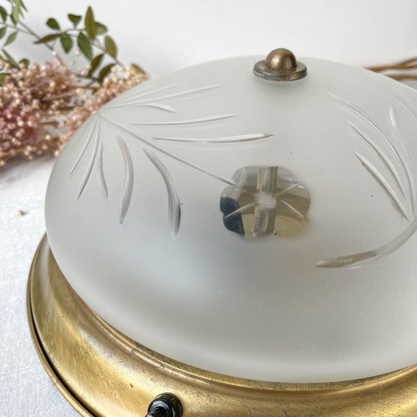 Vintage Globe table lamp in antique chiseled glass