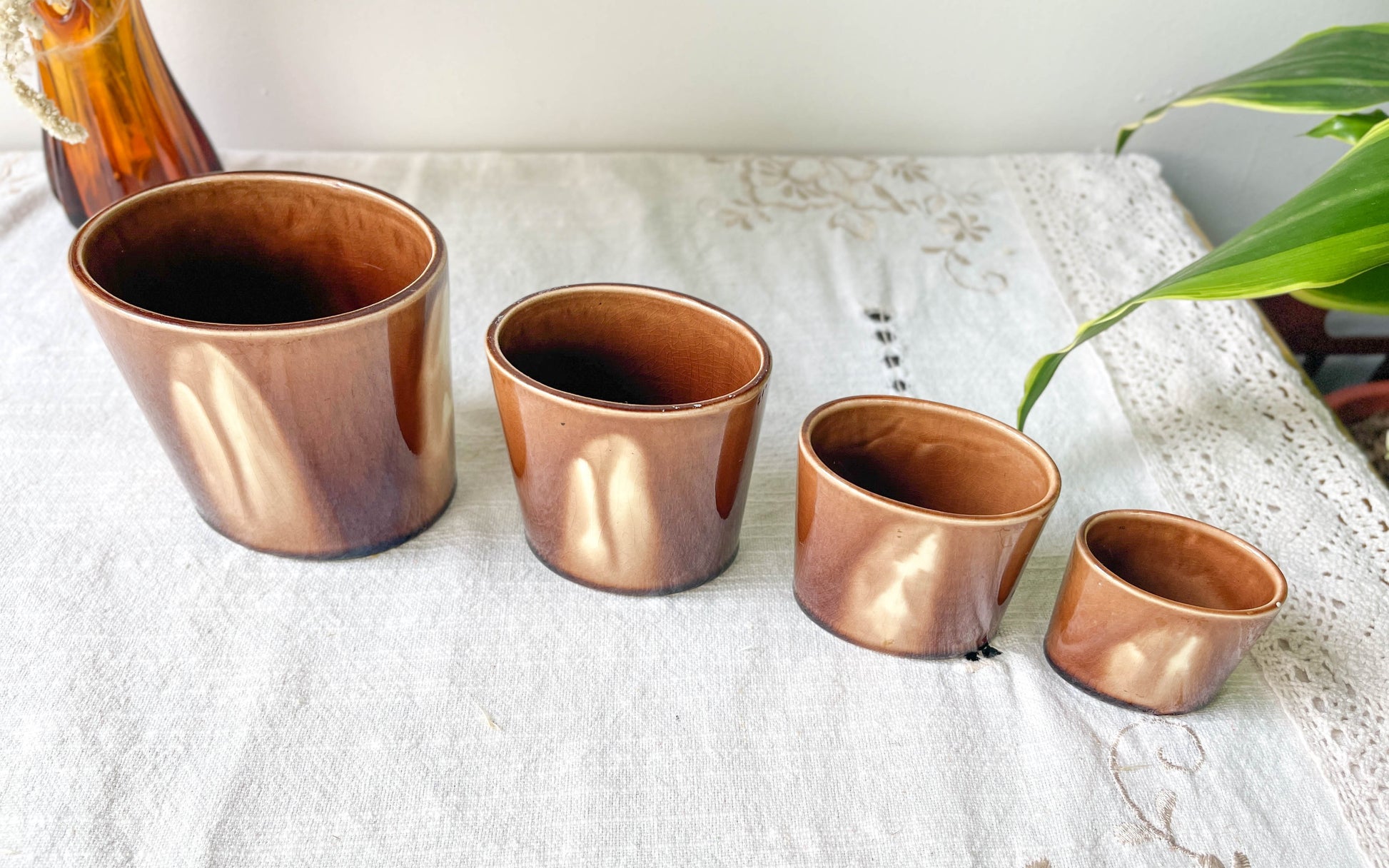 Pots gigognes en céramique artisanales vintage