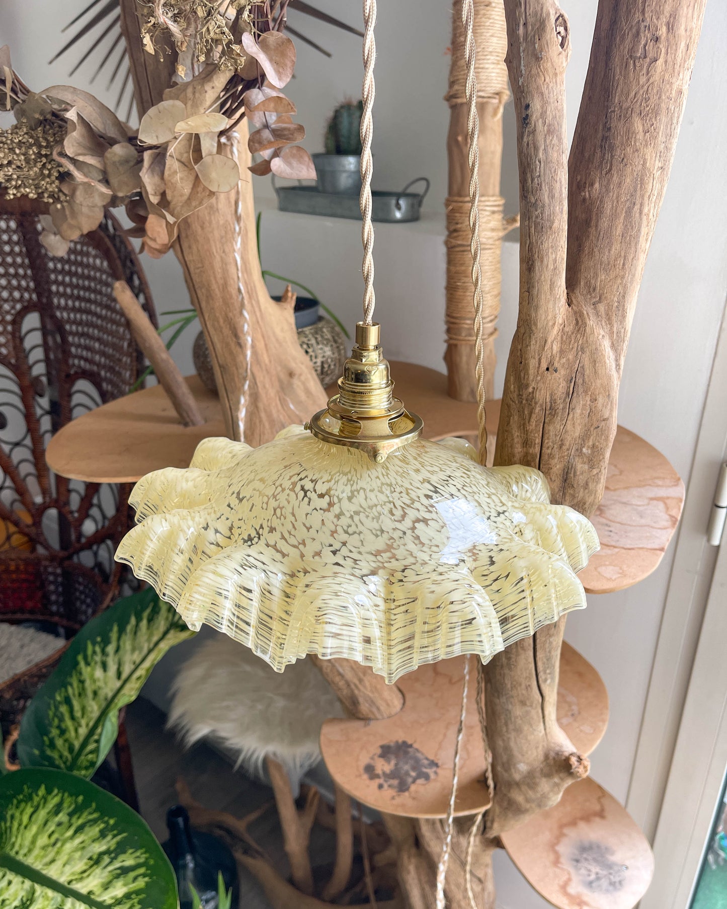 Baladeuse en verre de Clichy plissé jaune vintage