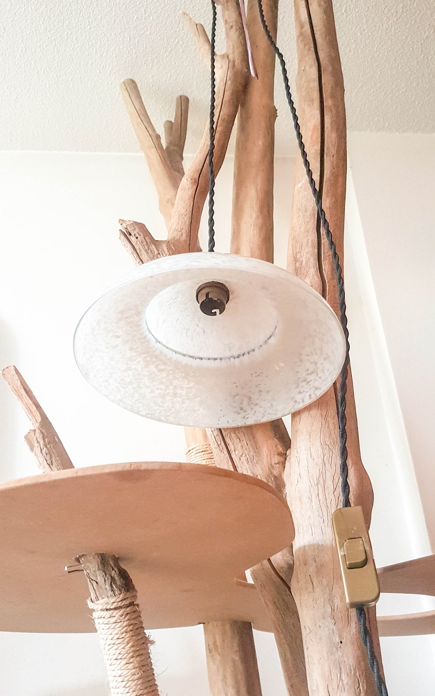 Vintage lamp in customizable white Clichy glass