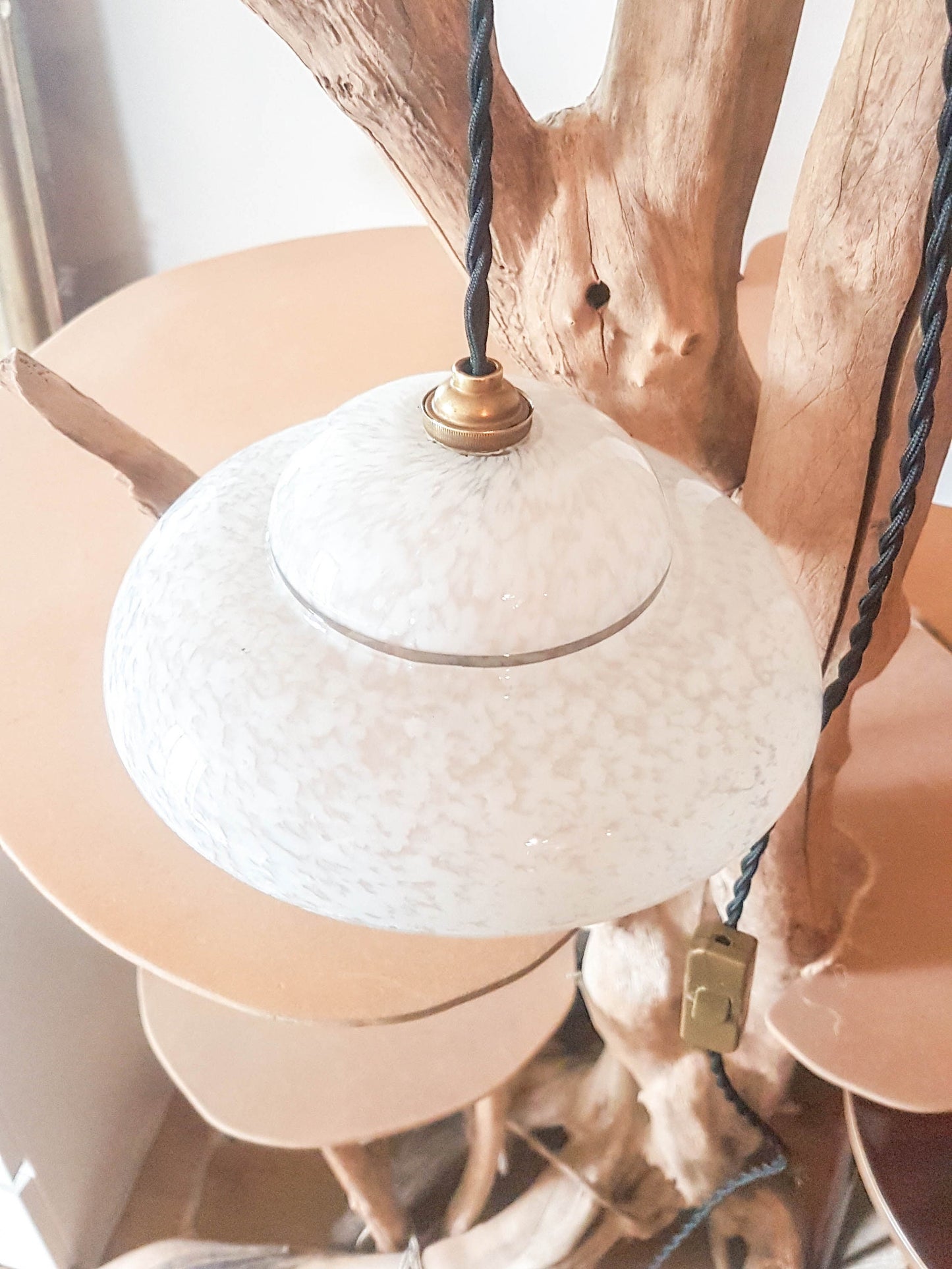 Vintage lamp in customizable white Clichy glass