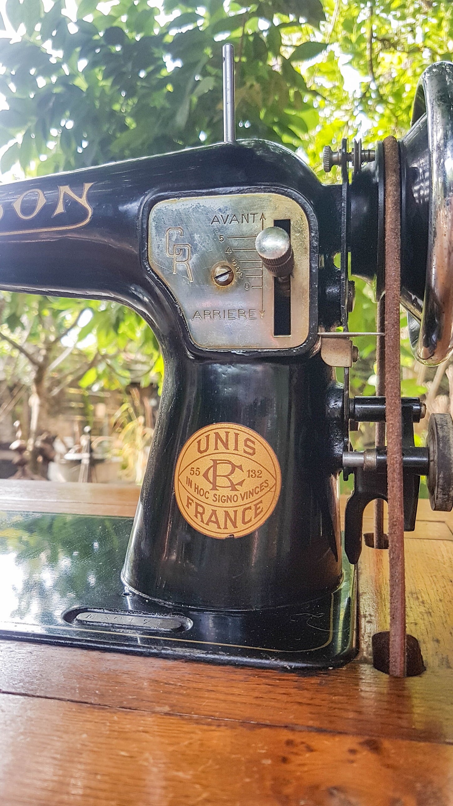 Machine à coudre COSSON intégré dans un meuble en bois 1940 Made in France - violn.fr